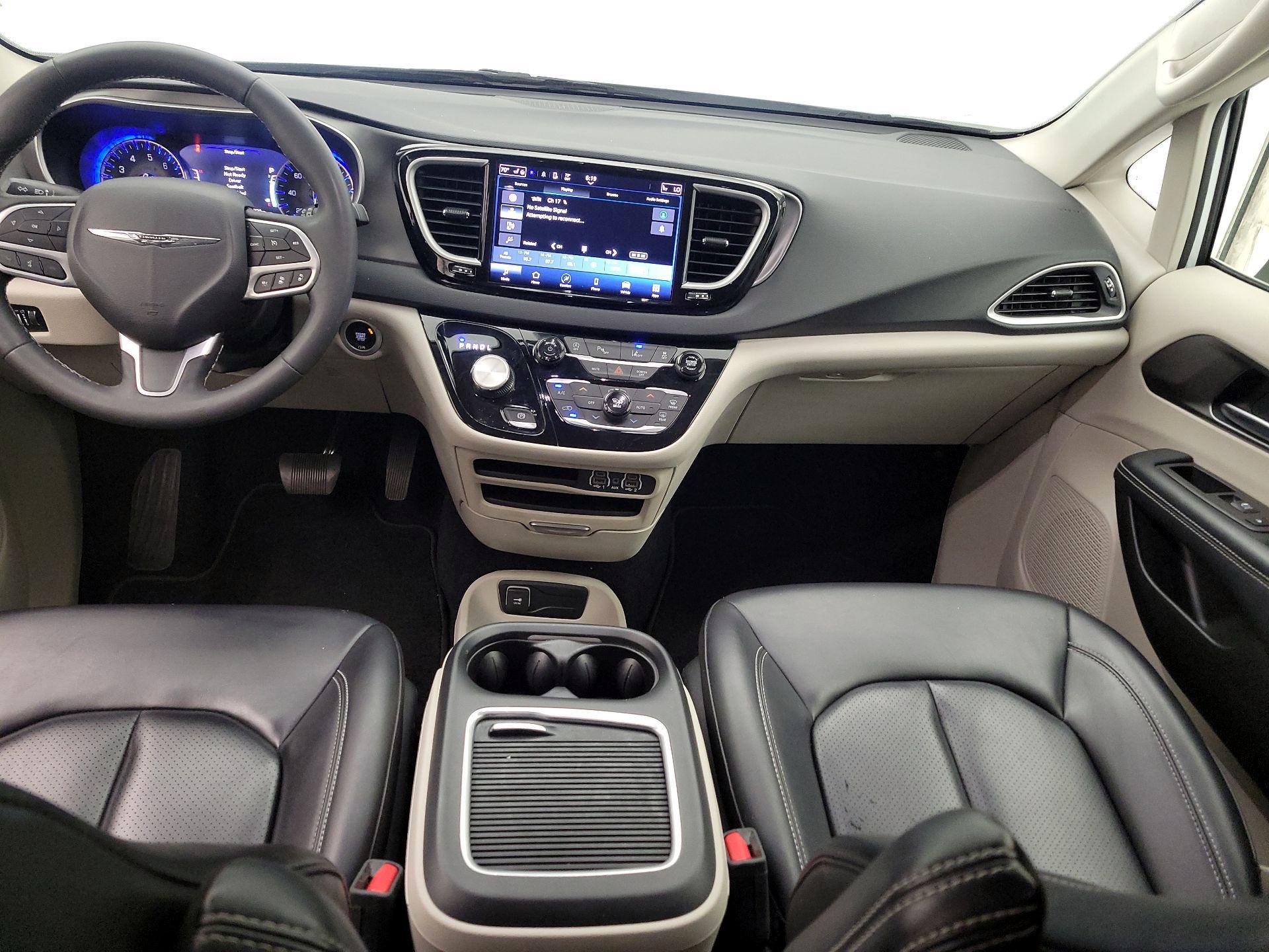 Thumbnail: 2023 Chrysler Pacifica - 9