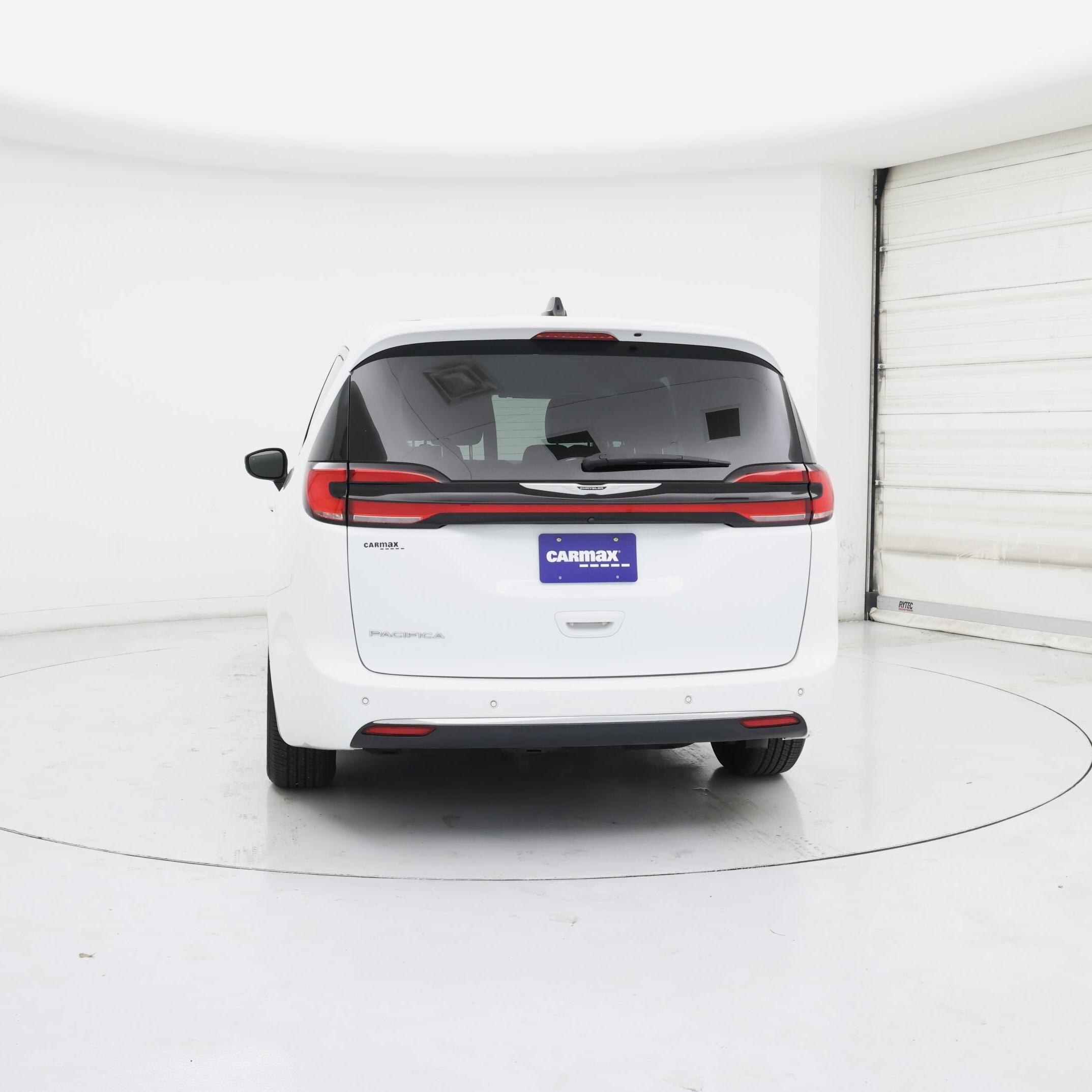 Thumbnail: 2023 Chrysler Pacifica - 6