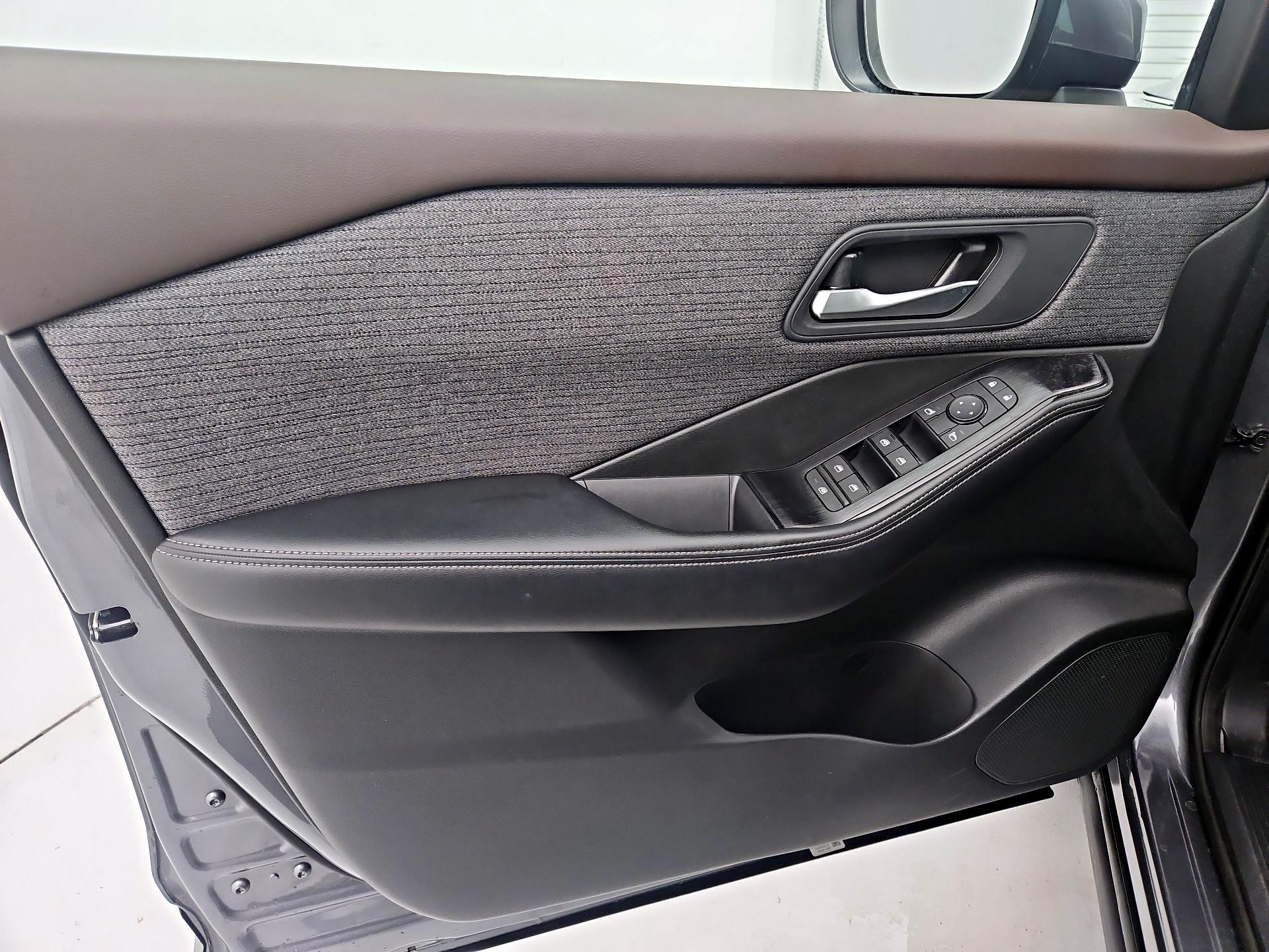 Thumbnail: 2023 Nissan Rogue - 12