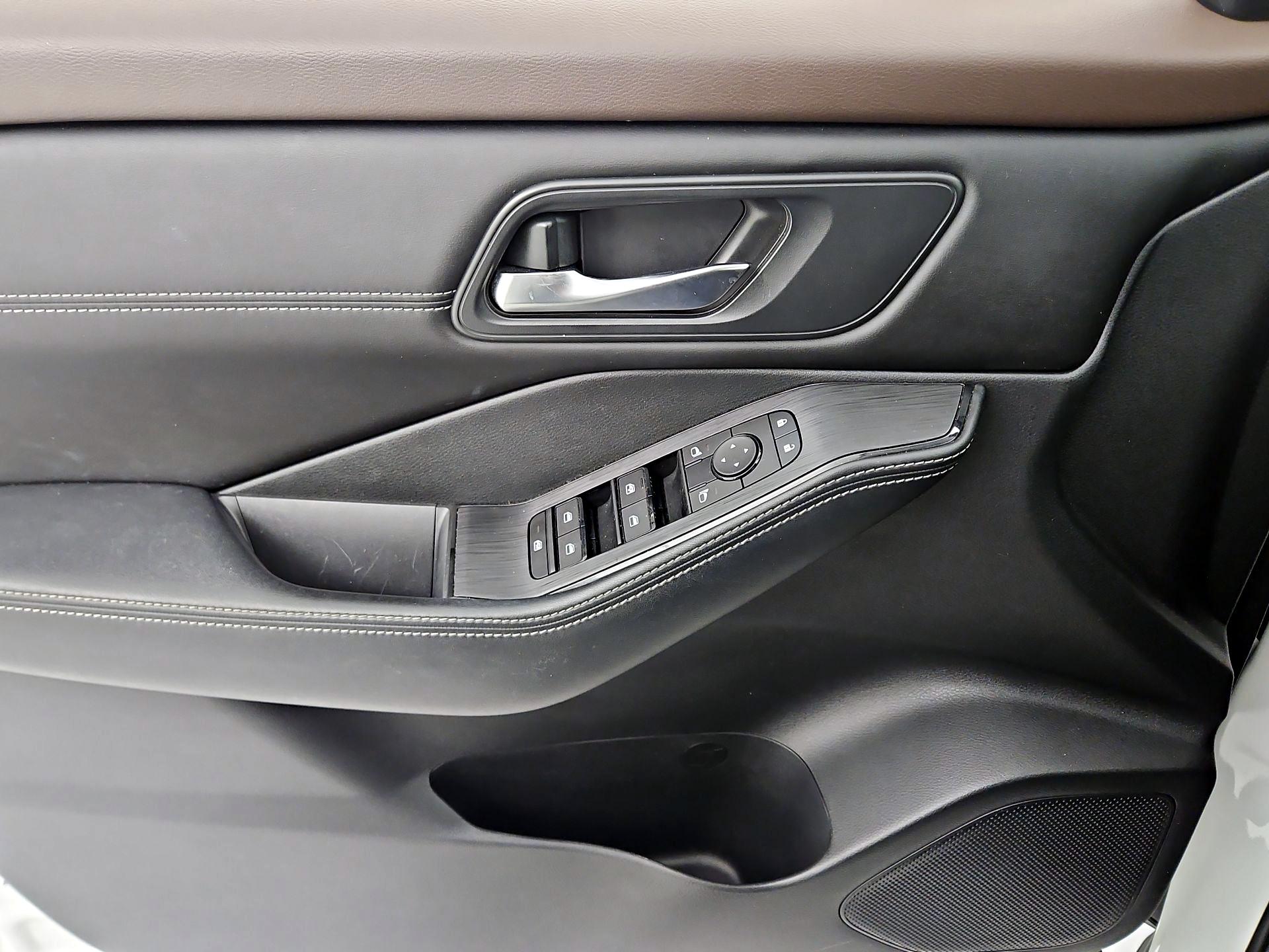 Thumbnail: 2023 Nissan Rogue - 12