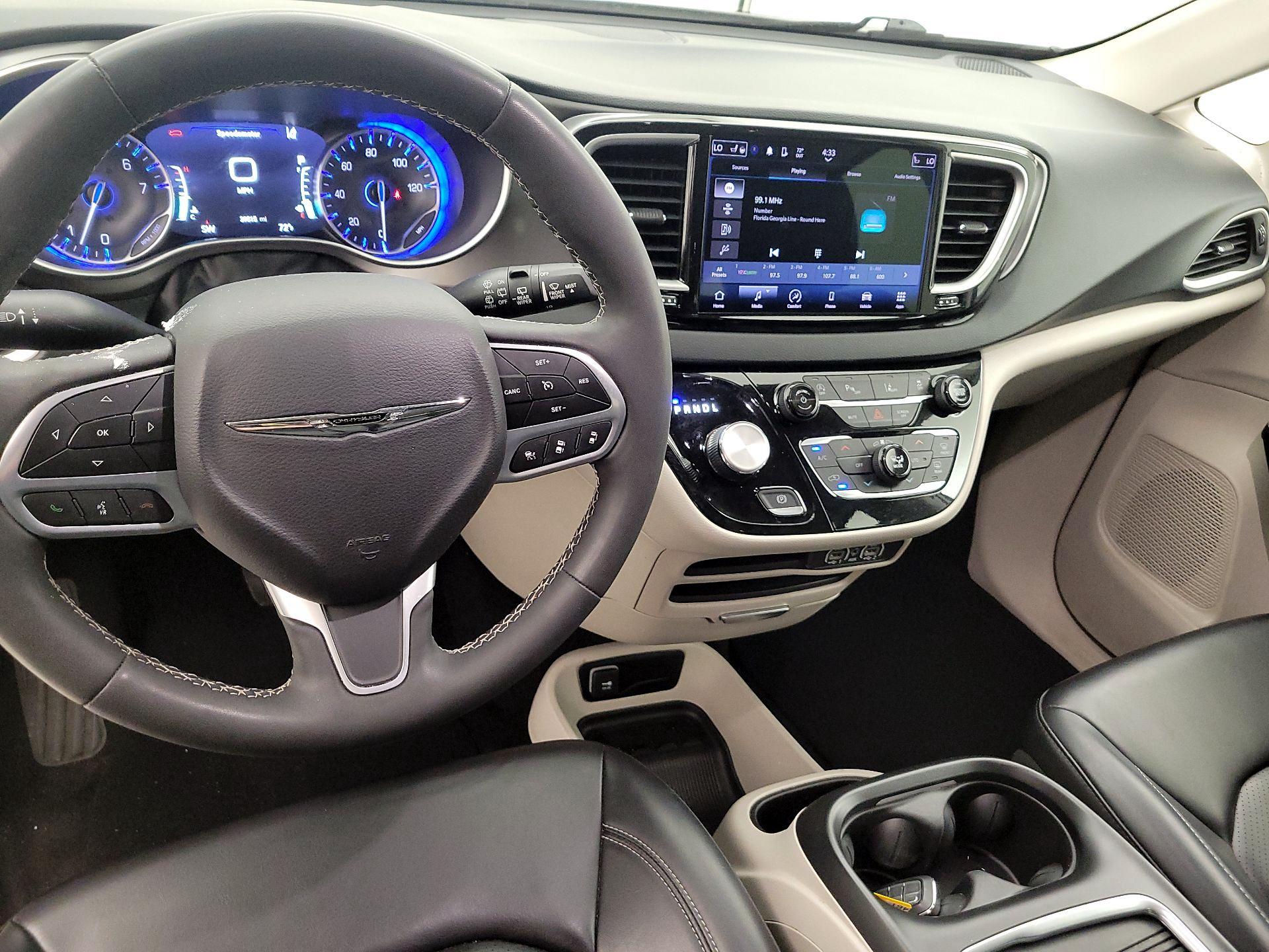 Thumbnail: 2023 Chrysler Pacifica - 8