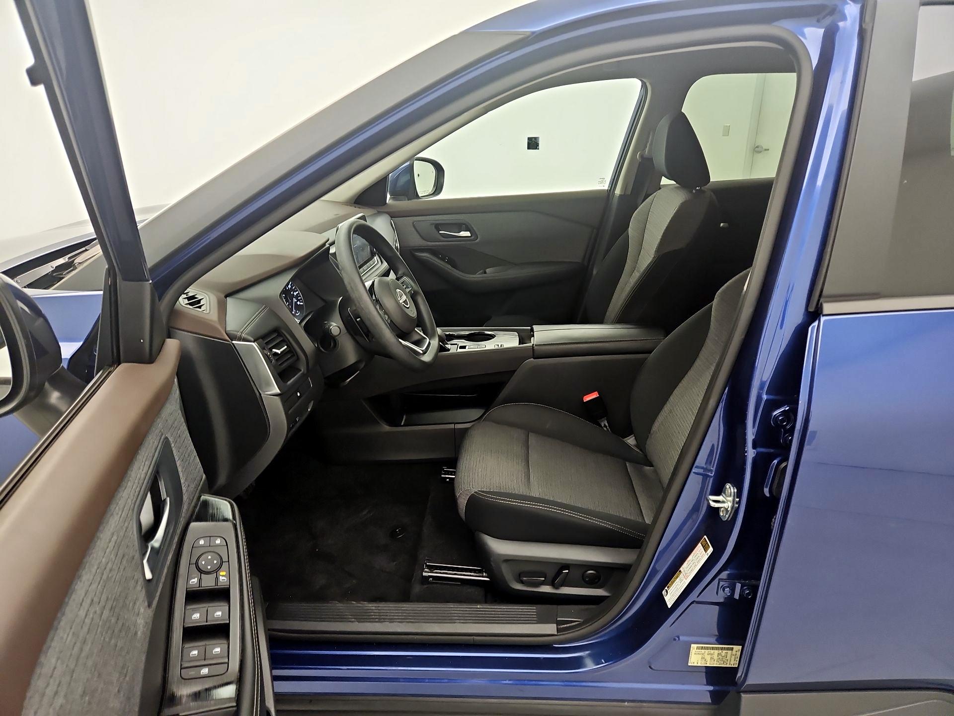 Thumbnail: 2023 Nissan Rogue - 11