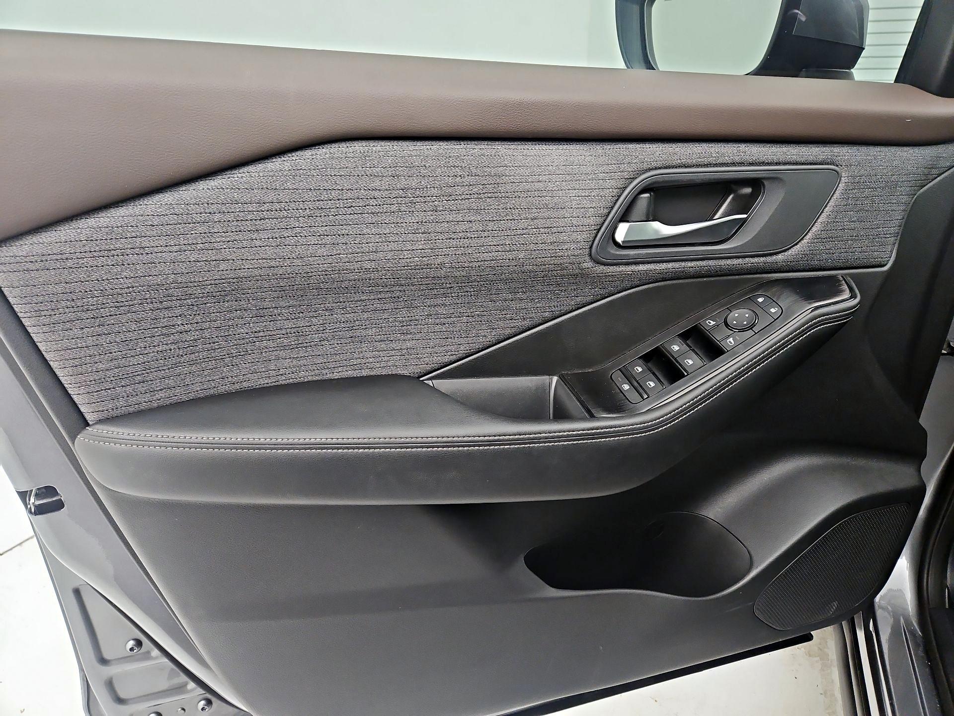 Thumbnail: 2023 Nissan Rogue - 12