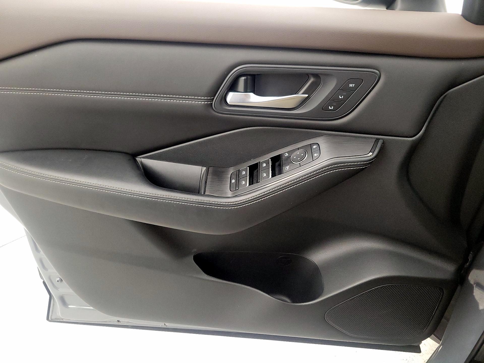 Thumbnail: 2023 Nissan Rogue - 12