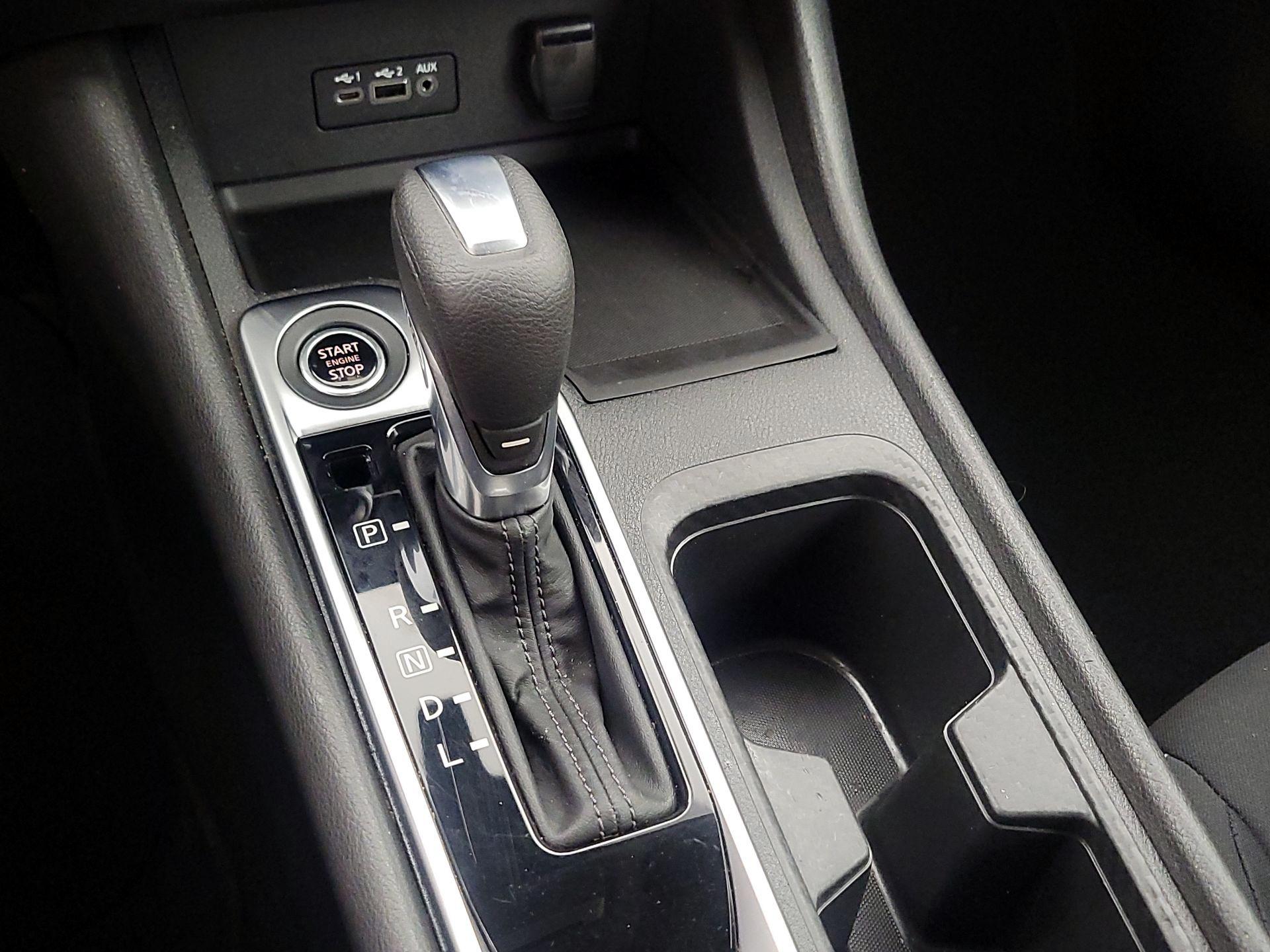 Thumbnail: 2021 Nissan Sentra - 17