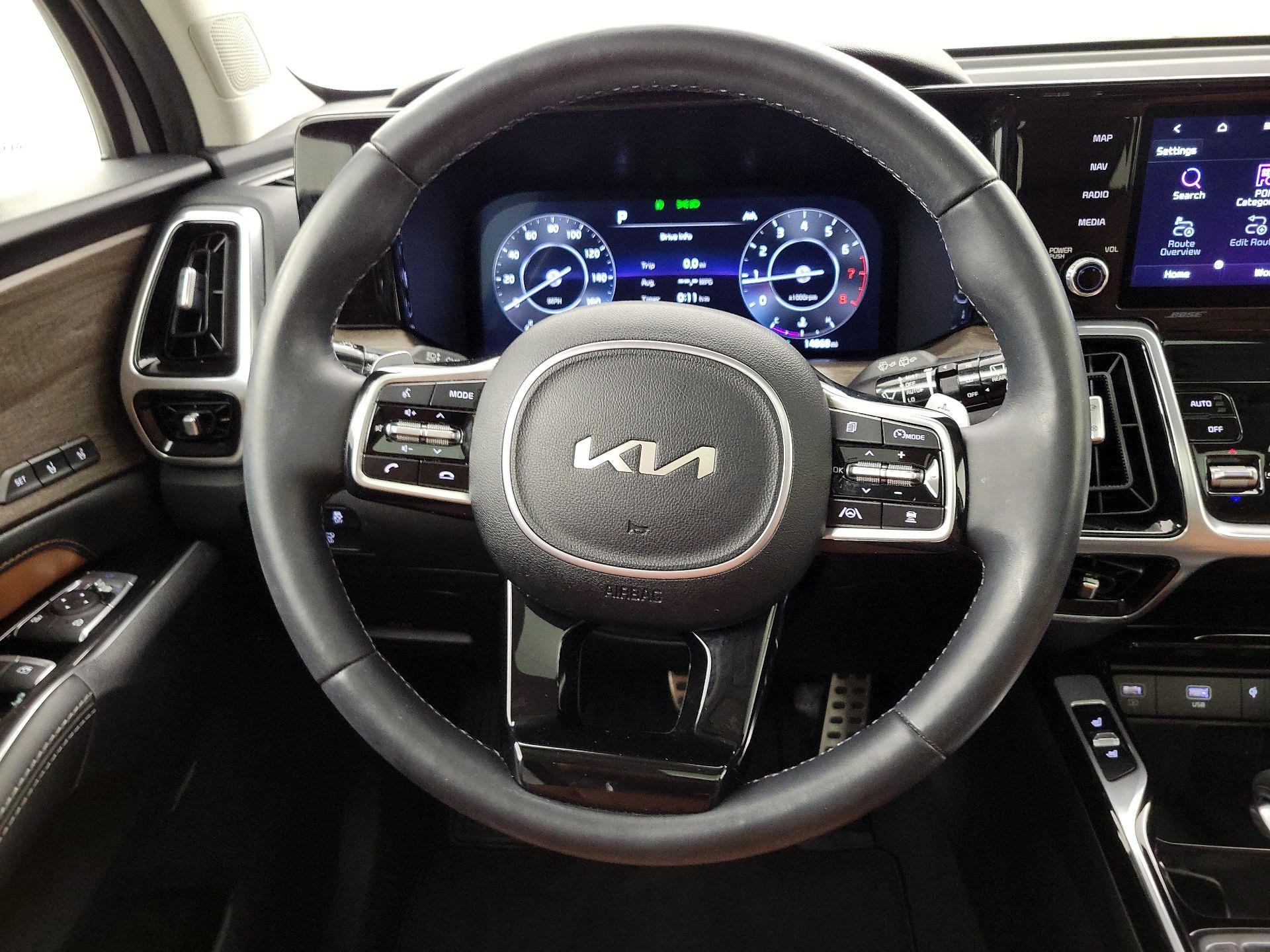 Thumbnail: 2023 Kia Sorento - 10