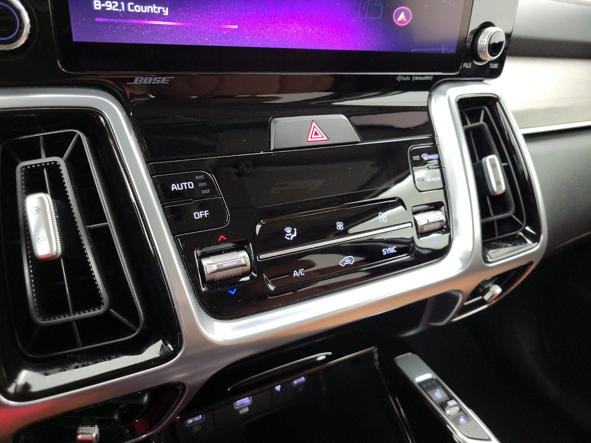 Thumbnail: 2023 Kia Sorento - 17