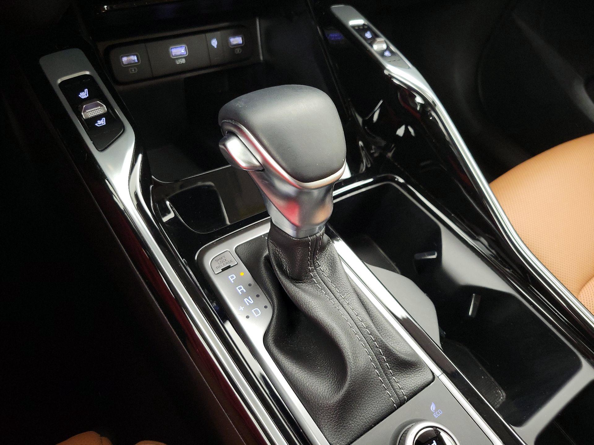 Thumbnail: 2023 Kia Sorento - 18