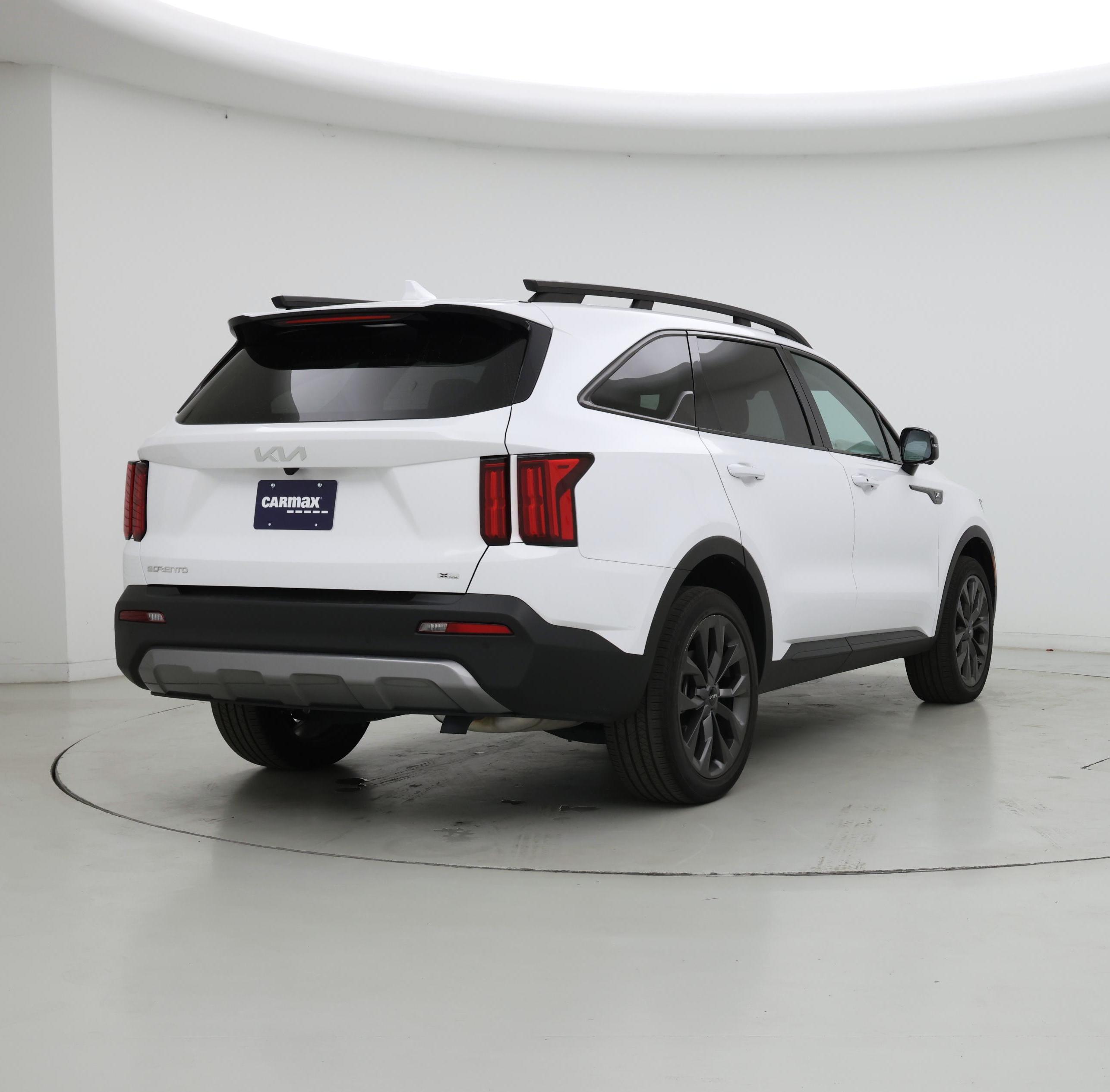 Thumbnail: 2023 Kia Sorento - 8