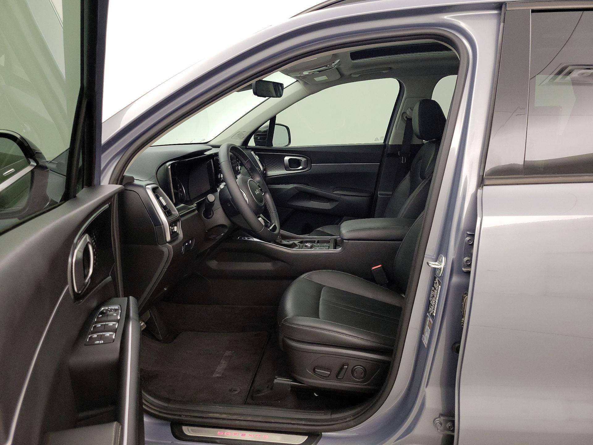 Thumbnail: 2023 Kia Sorento - 11