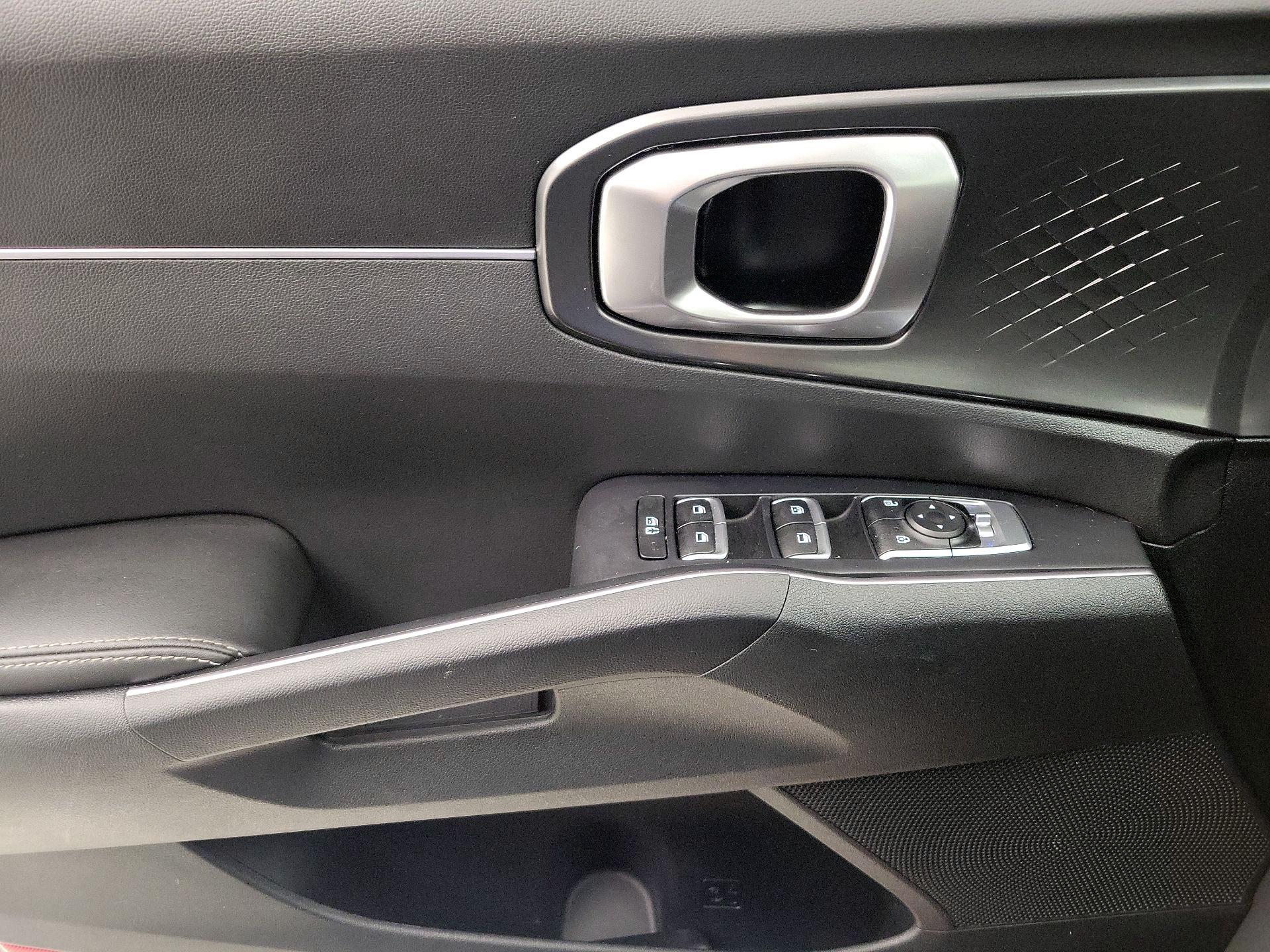 Thumbnail: 2023 Kia Sorento - 12