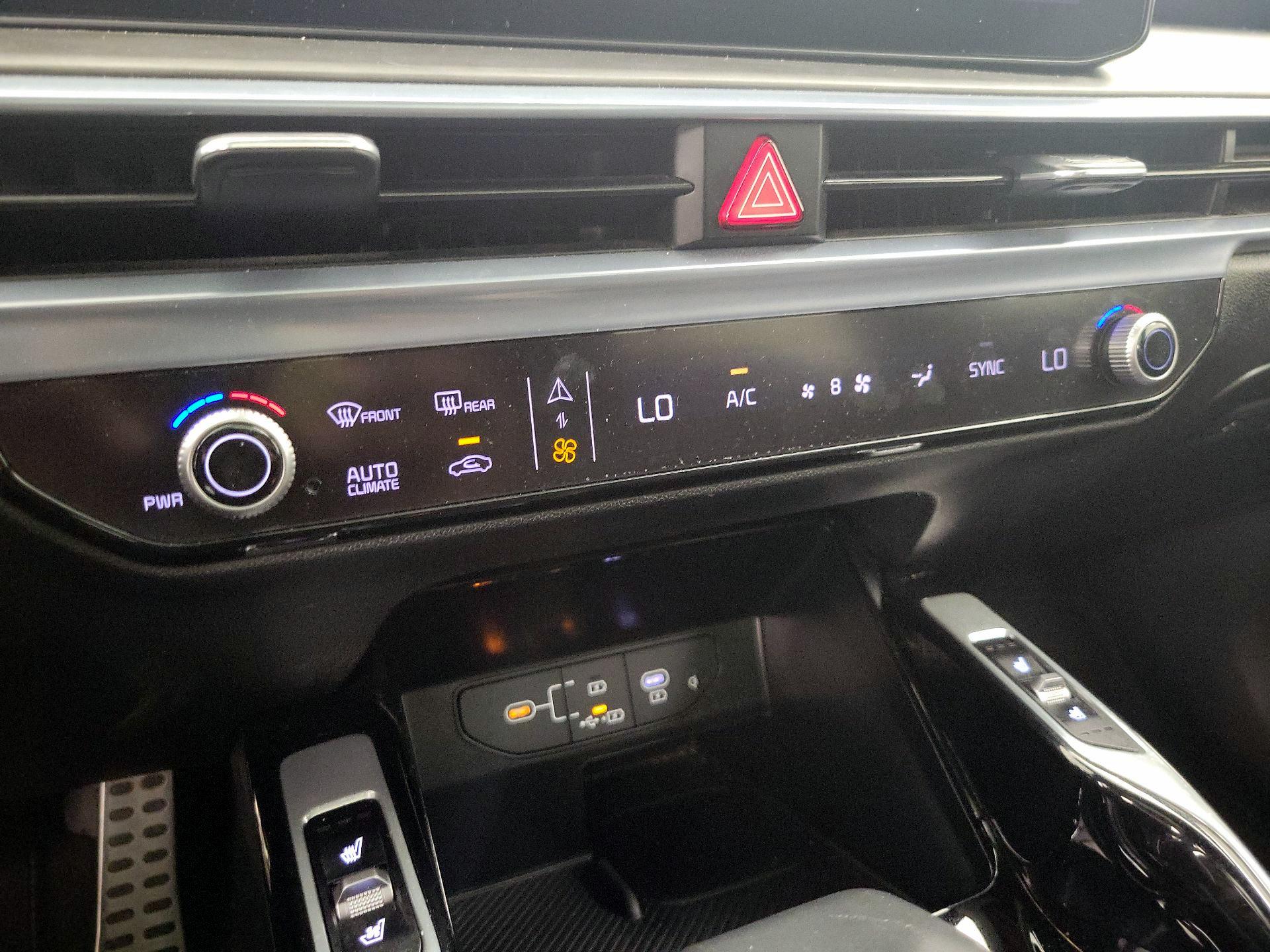 Thumbnail: 2024 Kia Sorento - 17