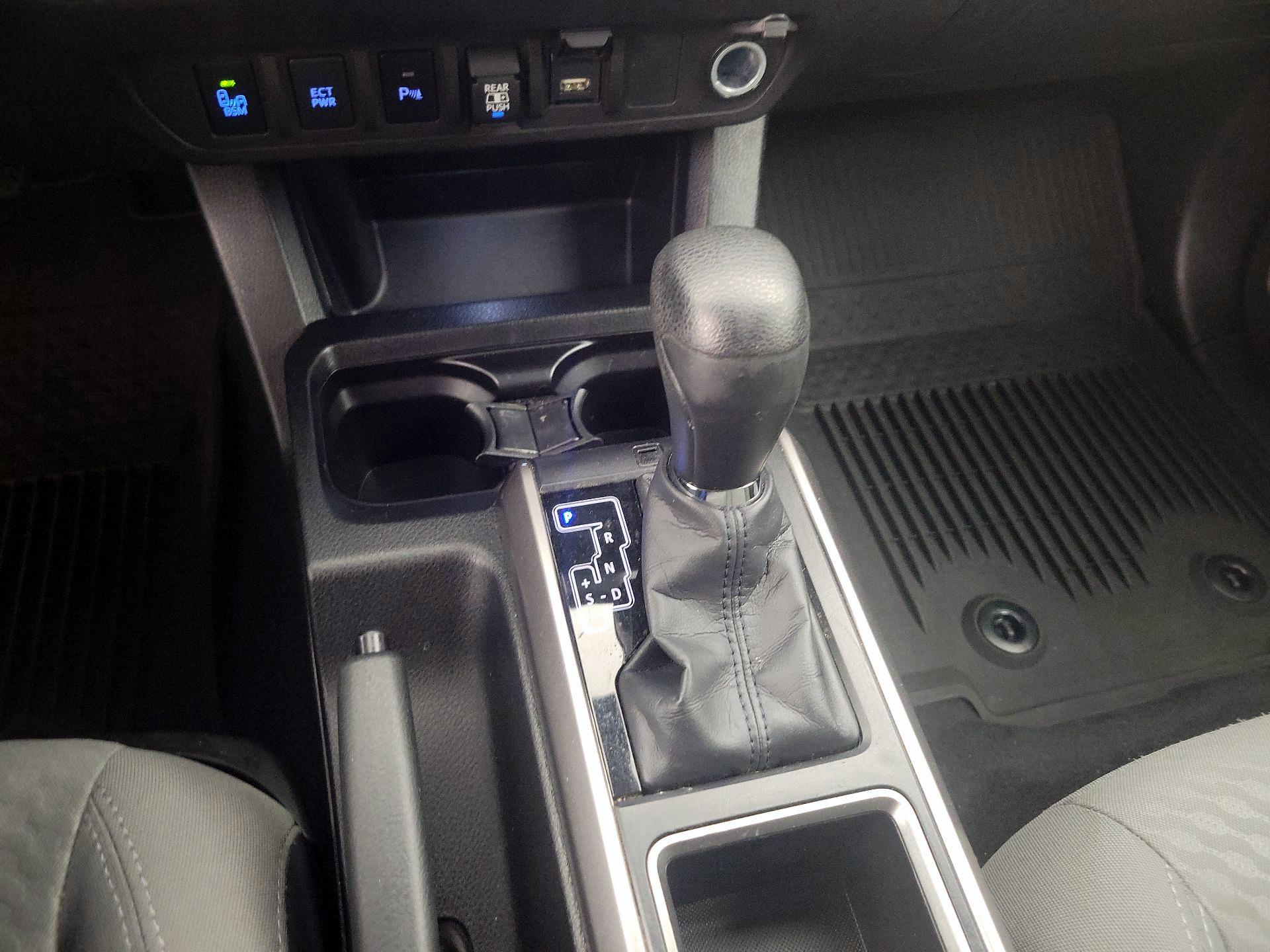 Thumbnail: 2022 Toyota Tacoma - 18