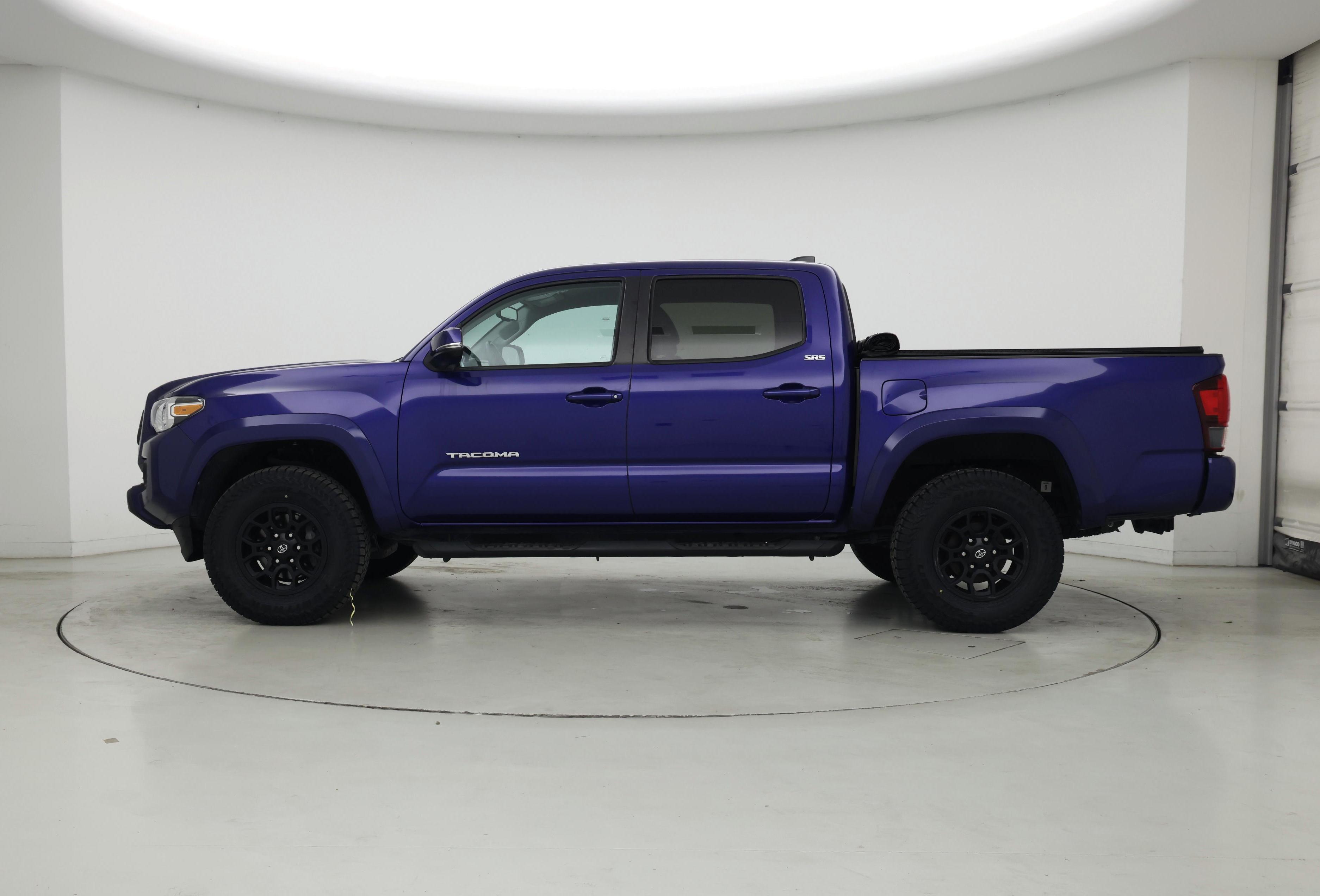 Thumbnail: 2022 Toyota Tacoma - 3
