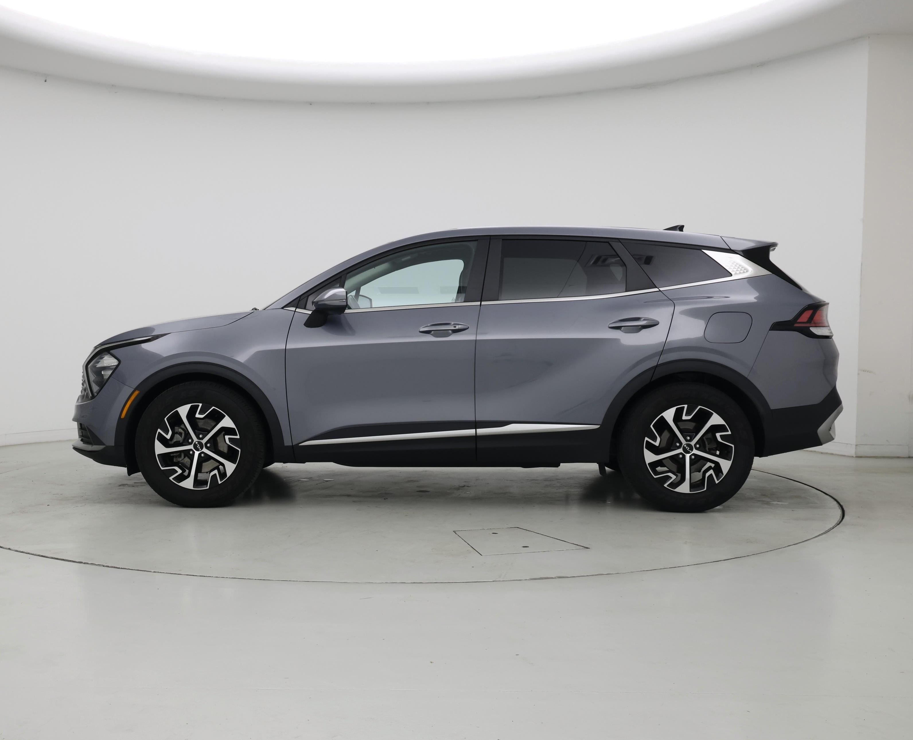 Thumbnail: 2023 Kia Sportage - 3