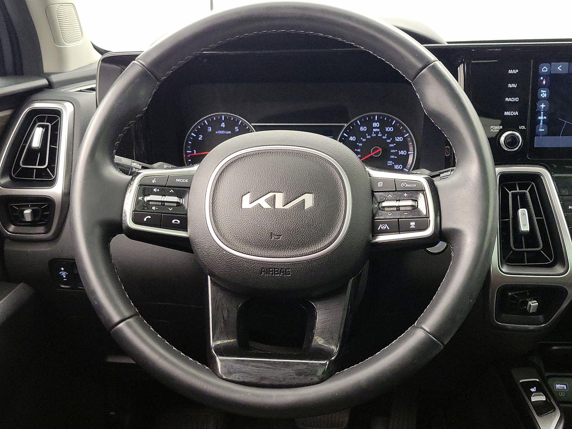 Thumbnail: 2023 Kia Sorento - 10