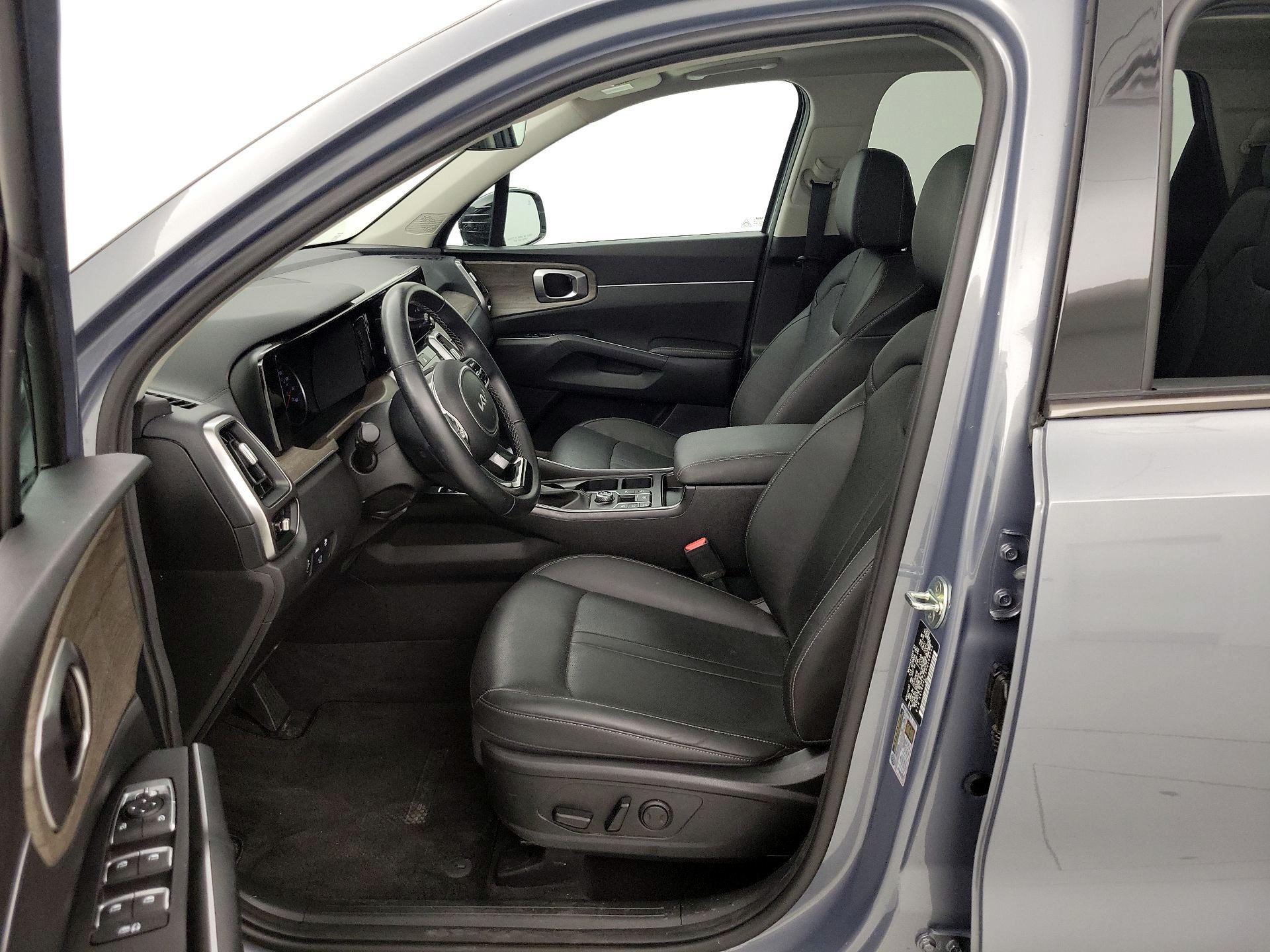 Thumbnail: 2023 Kia Sorento - 11