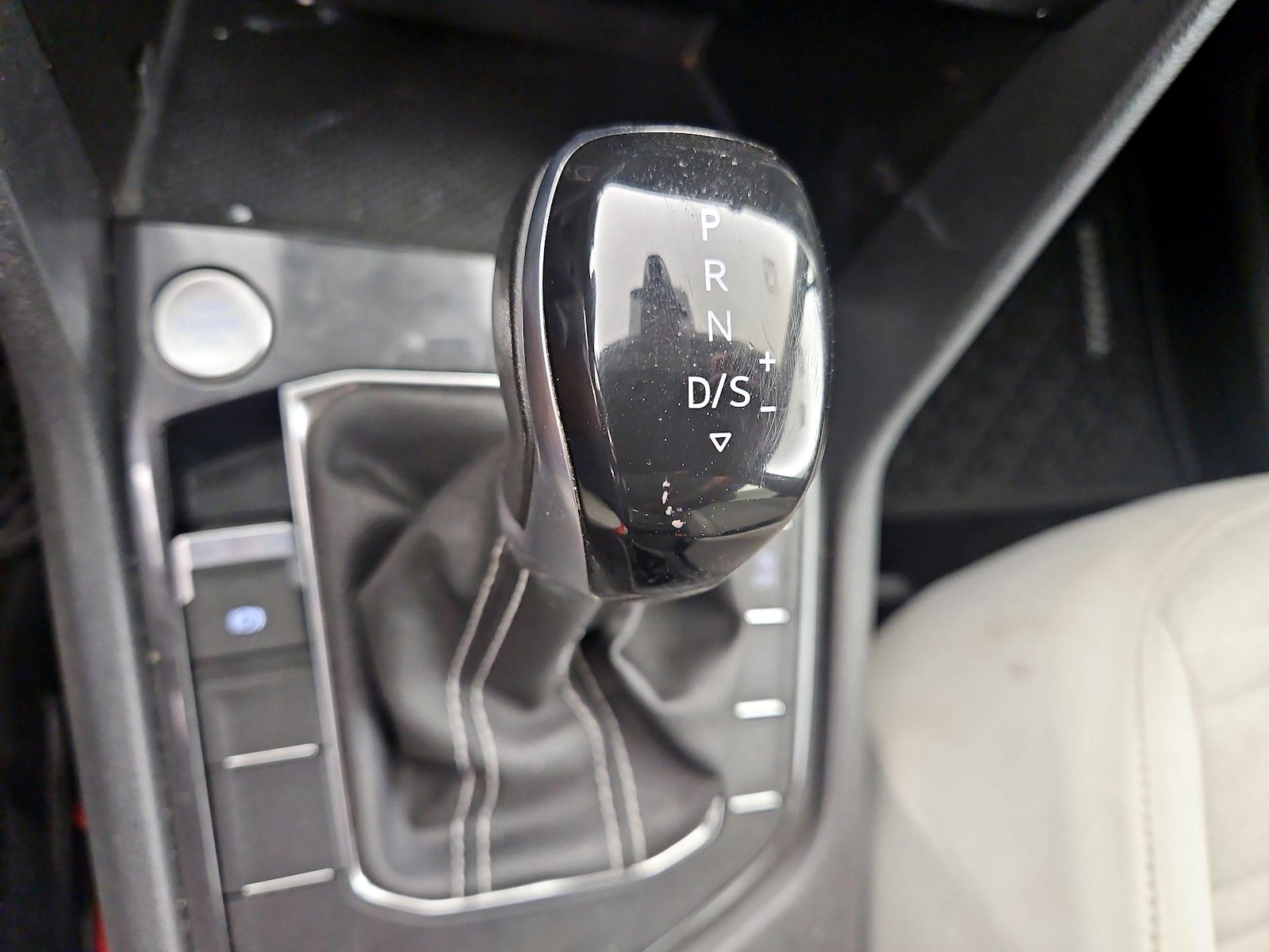 2022 Volkswagen Tiguan S - Photo 18