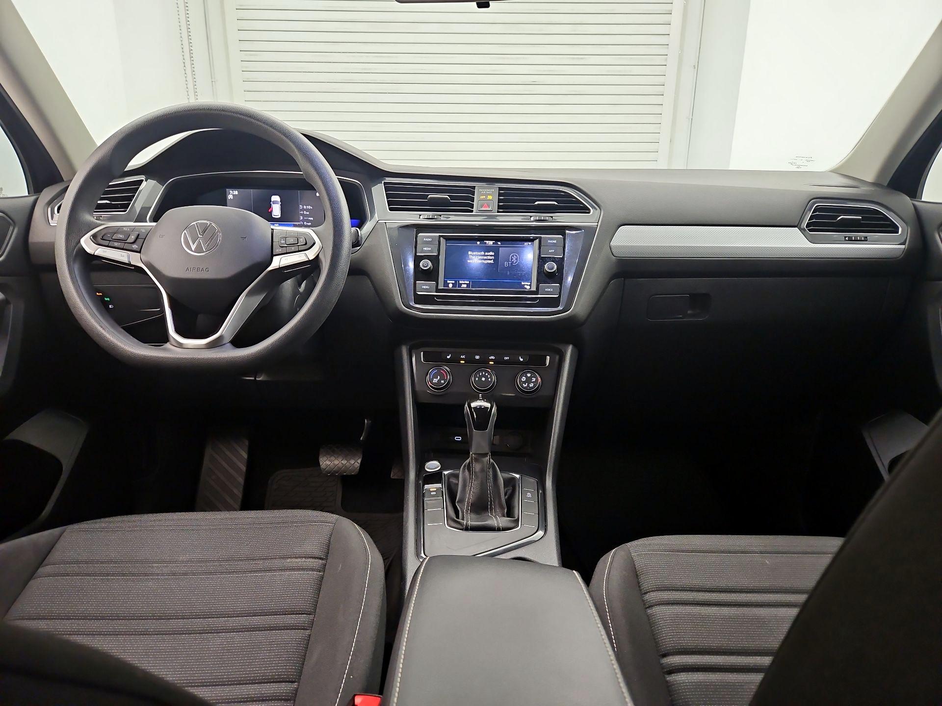 Thumbnail: 2022 Volkswagen Tiguan - 9