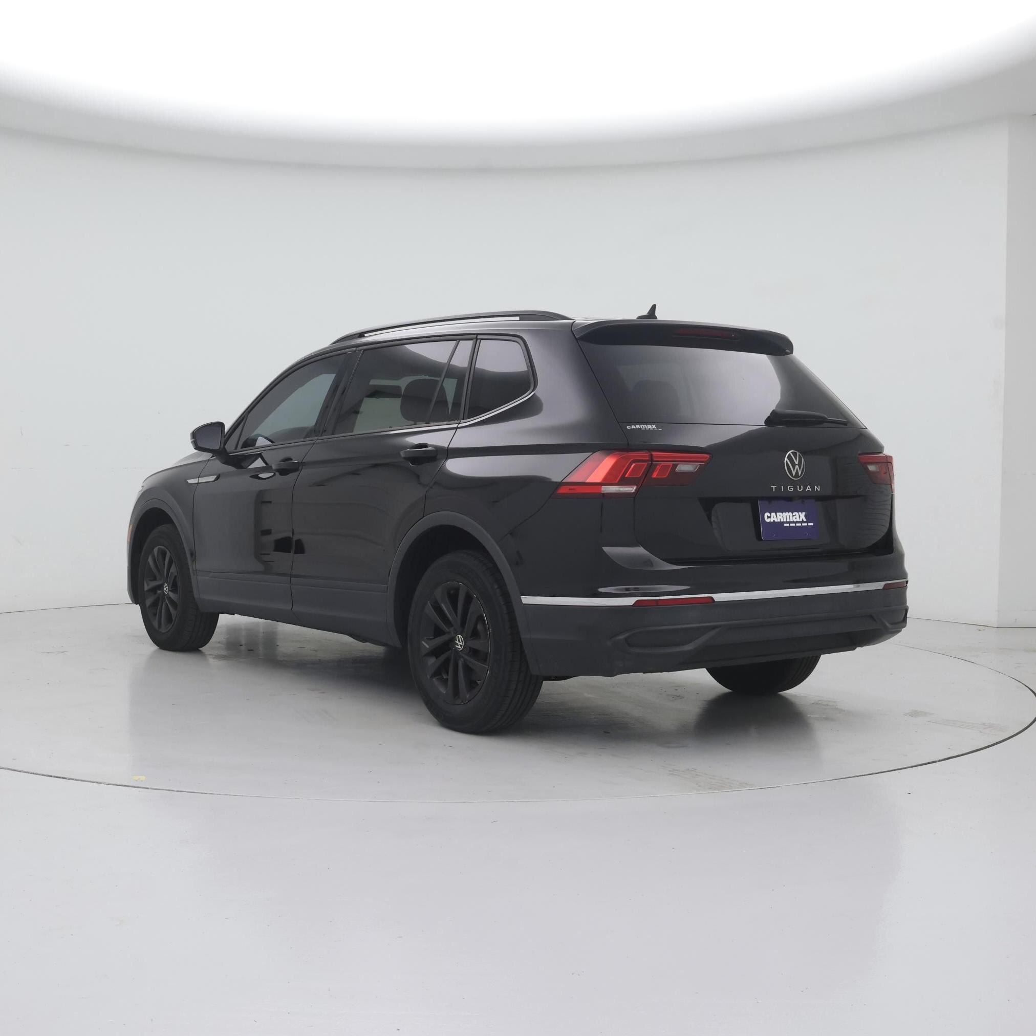 Thumbnail: 2022 Volkswagen Tiguan - 2