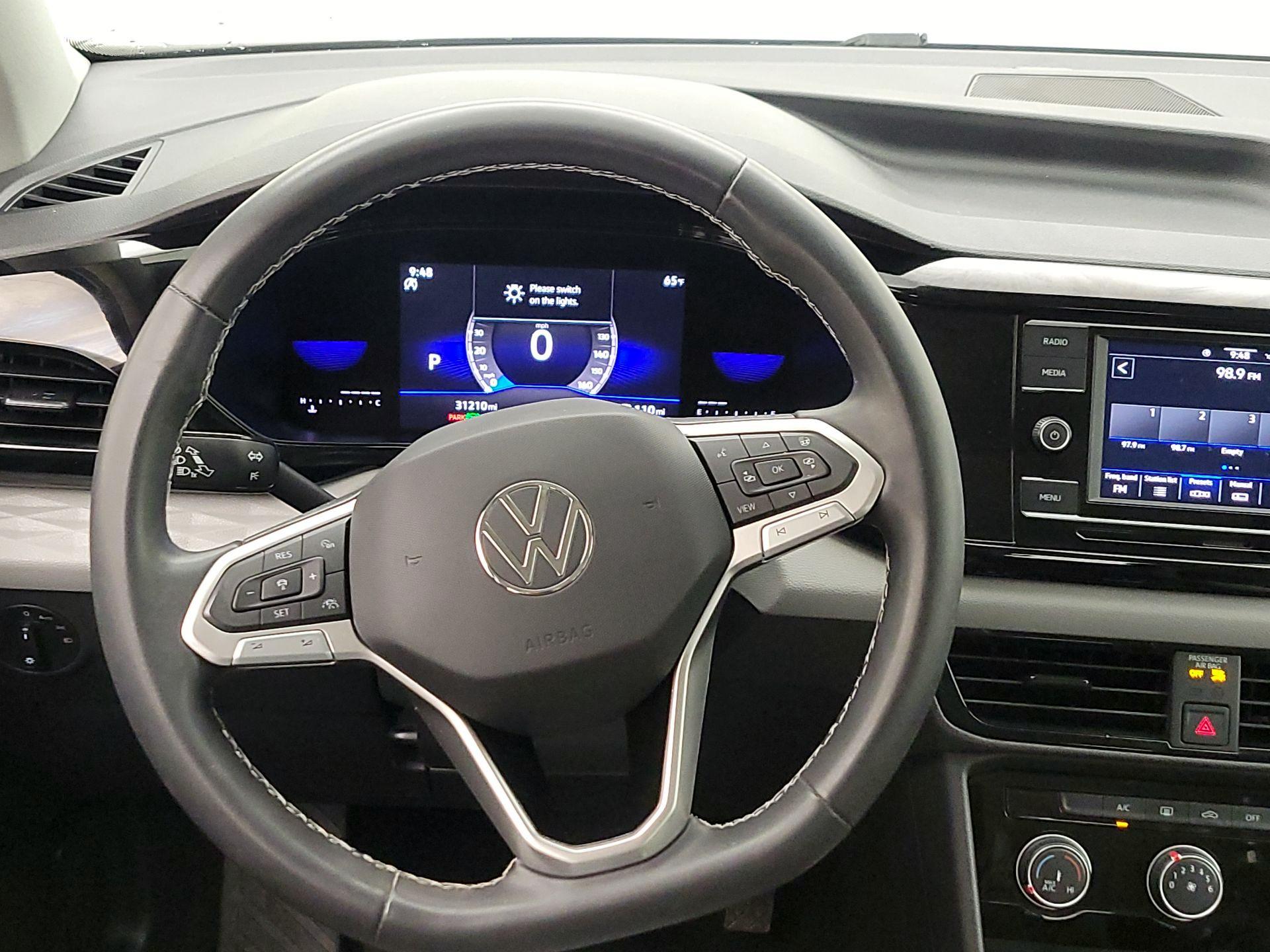 Thumbnail: 2023 Volkswagen Taos - 10