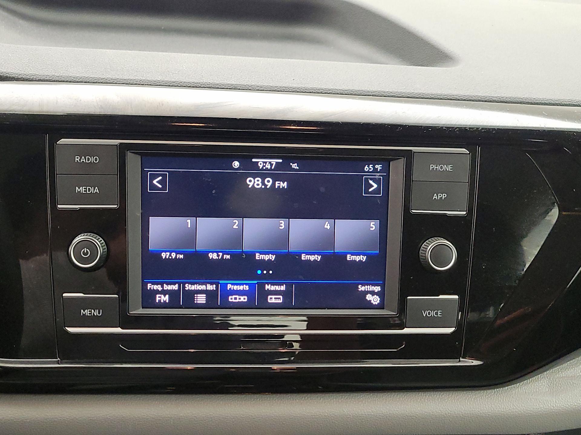 Thumbnail: 2023 Volkswagen Taos - 15