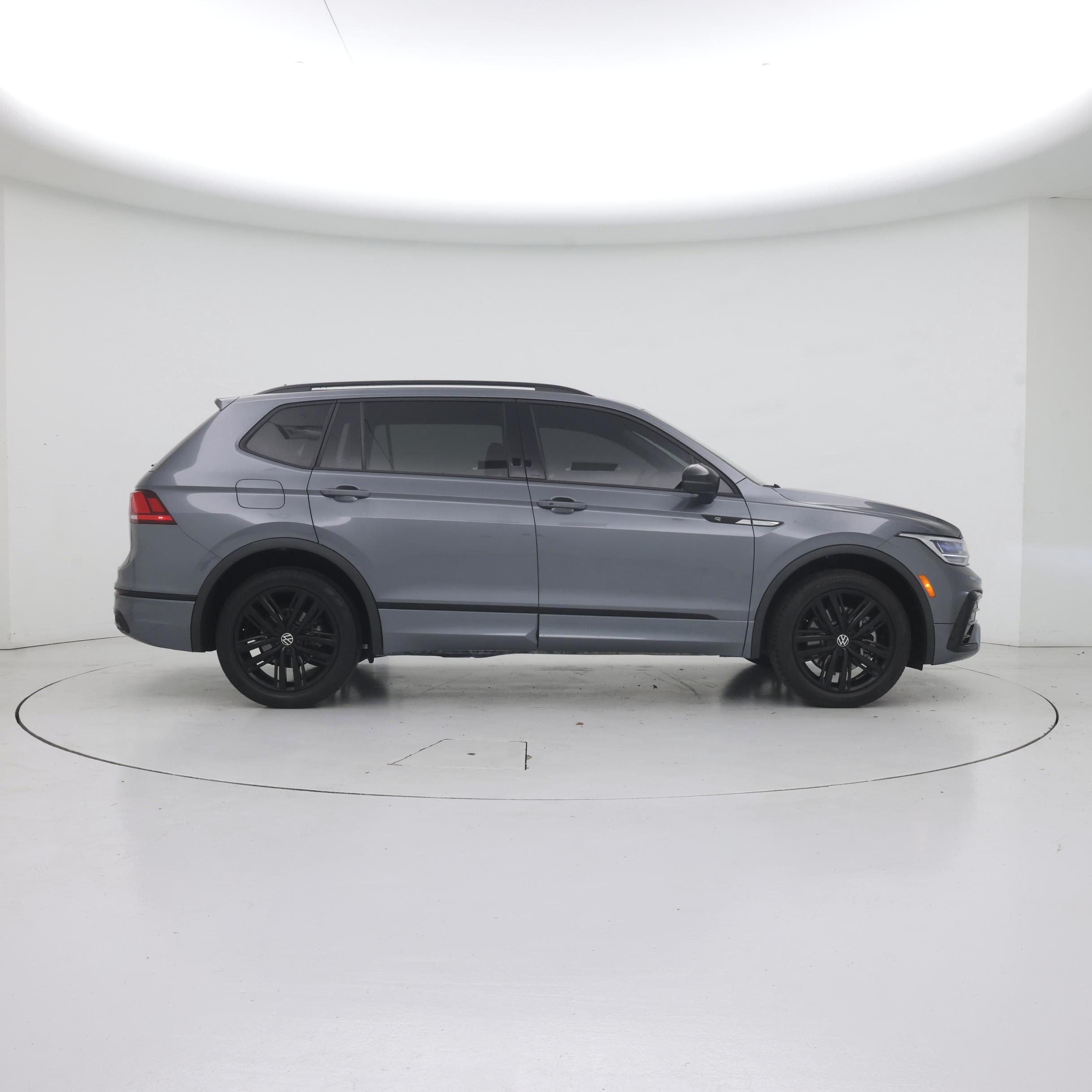 Thumbnail: 2022 Volkswagen Tiguan - 7