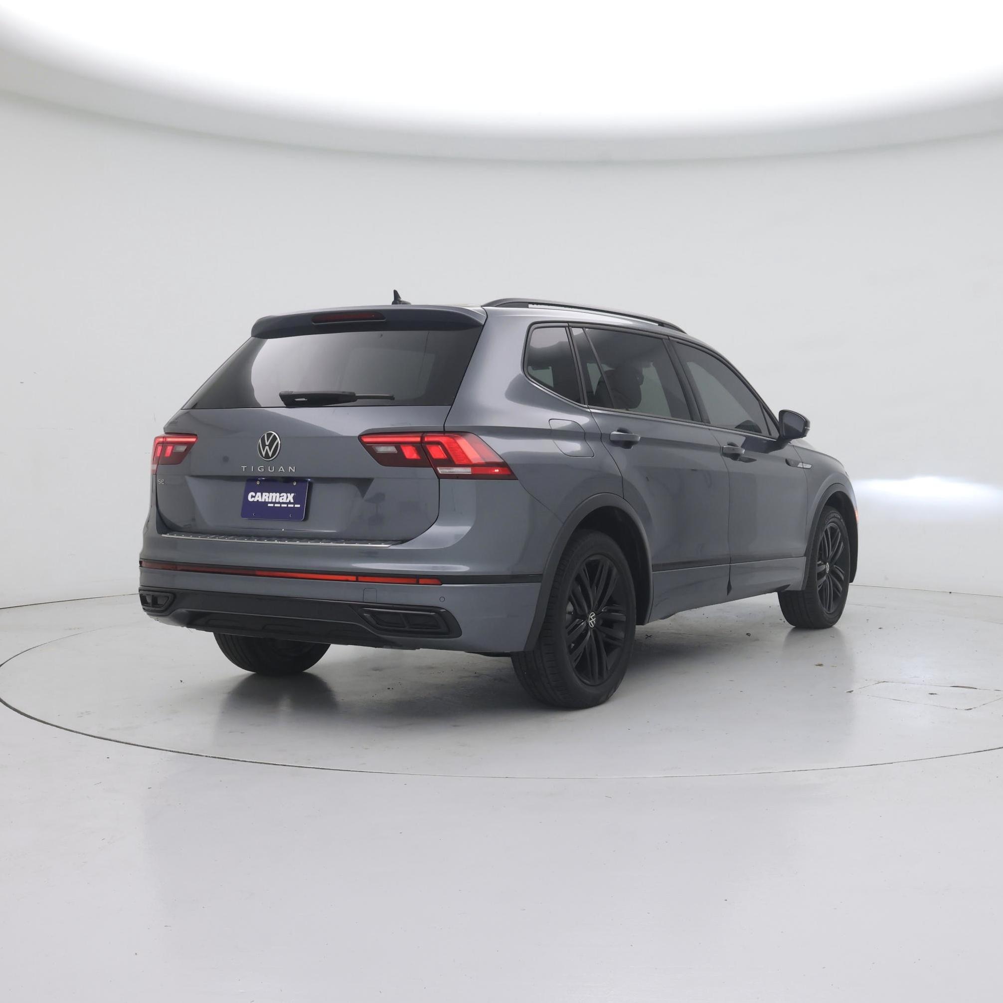 Thumbnail: 2022 Volkswagen Tiguan - 8