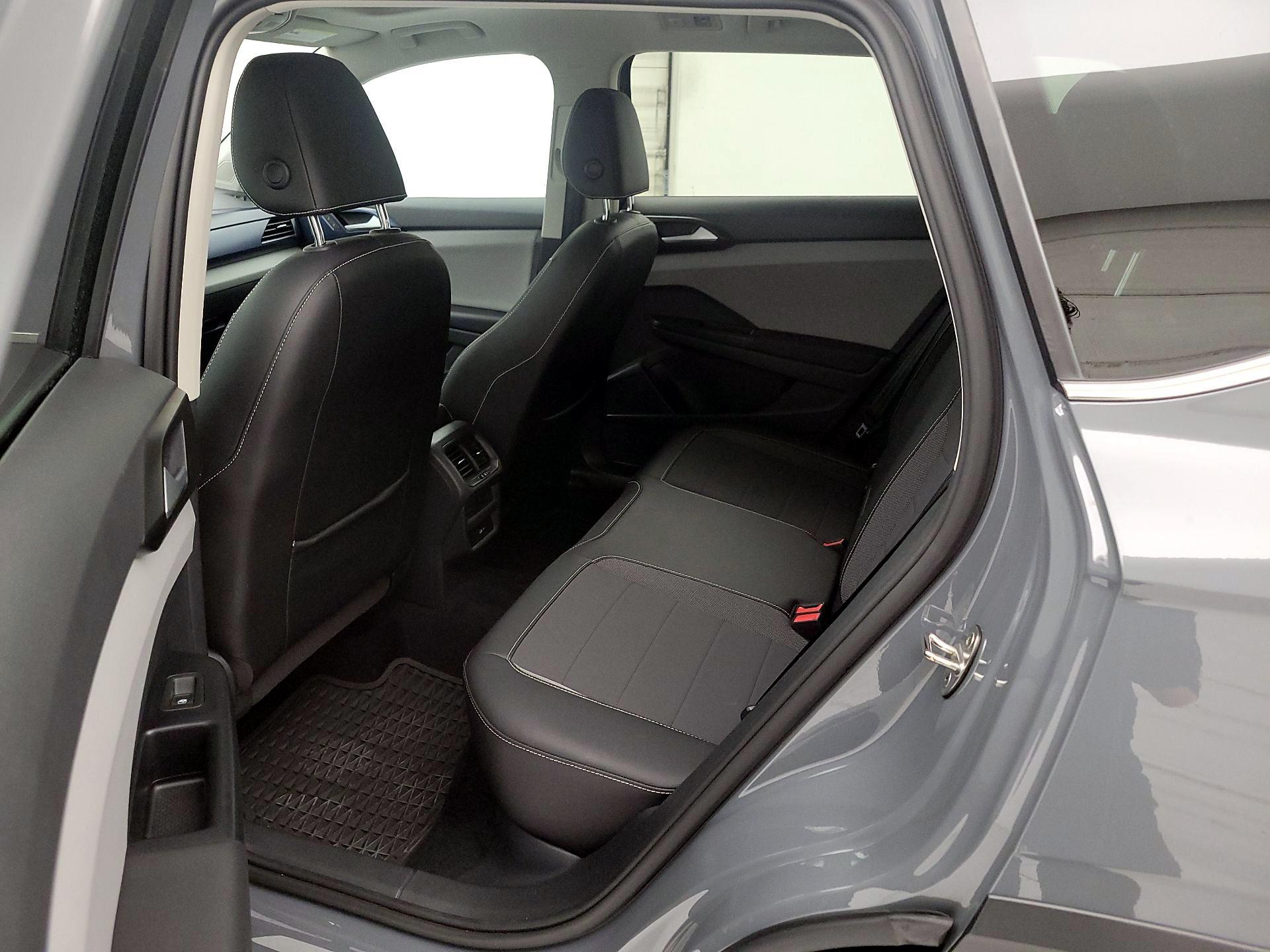 Thumbnail: 2023 Volkswagen Taos - 20