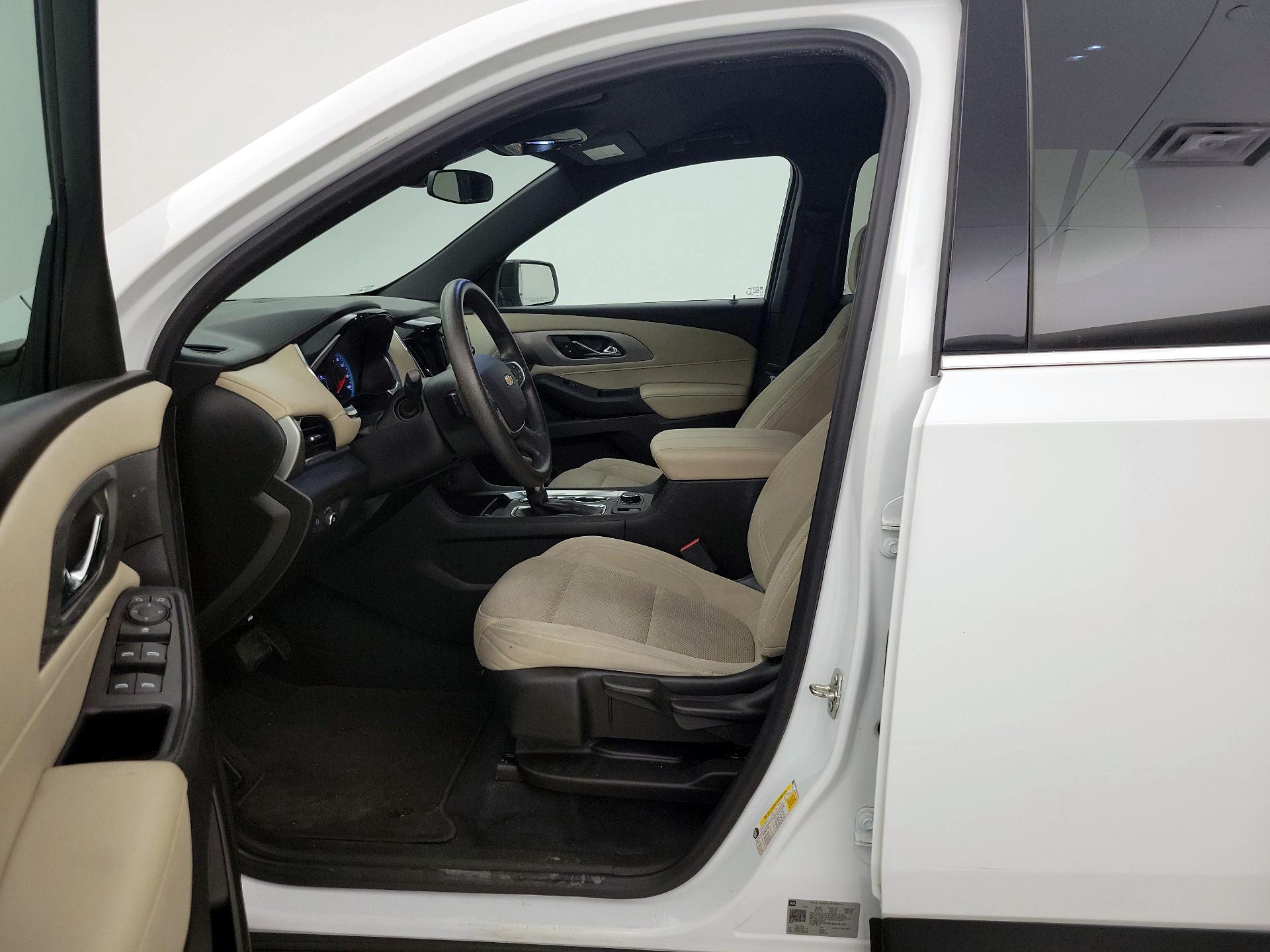 Thumbnail: 2022 Chevrolet Traverse - 11