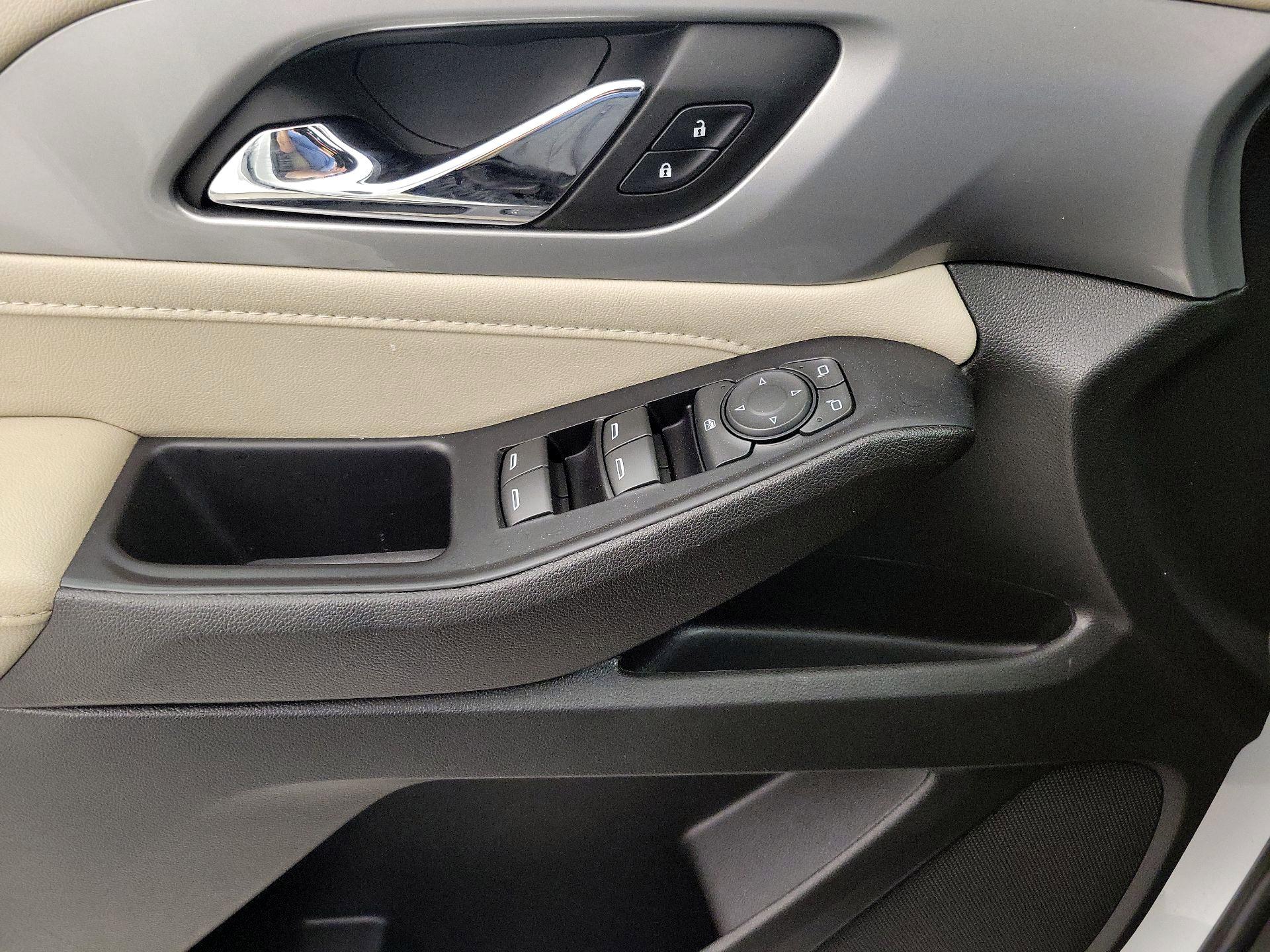 Thumbnail: 2022 Chevrolet Traverse - 12