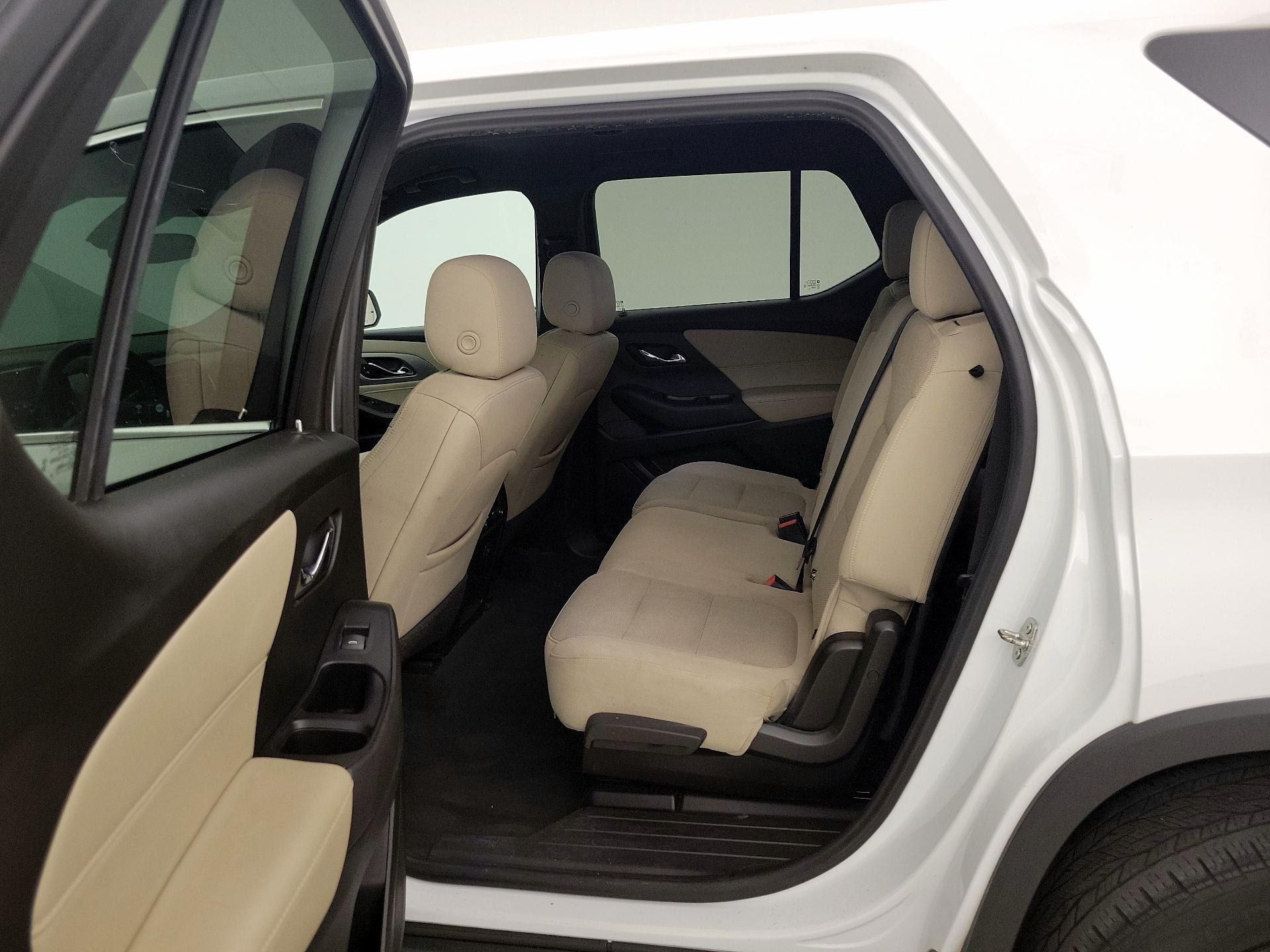 Thumbnail: 2022 Chevrolet Traverse - 19