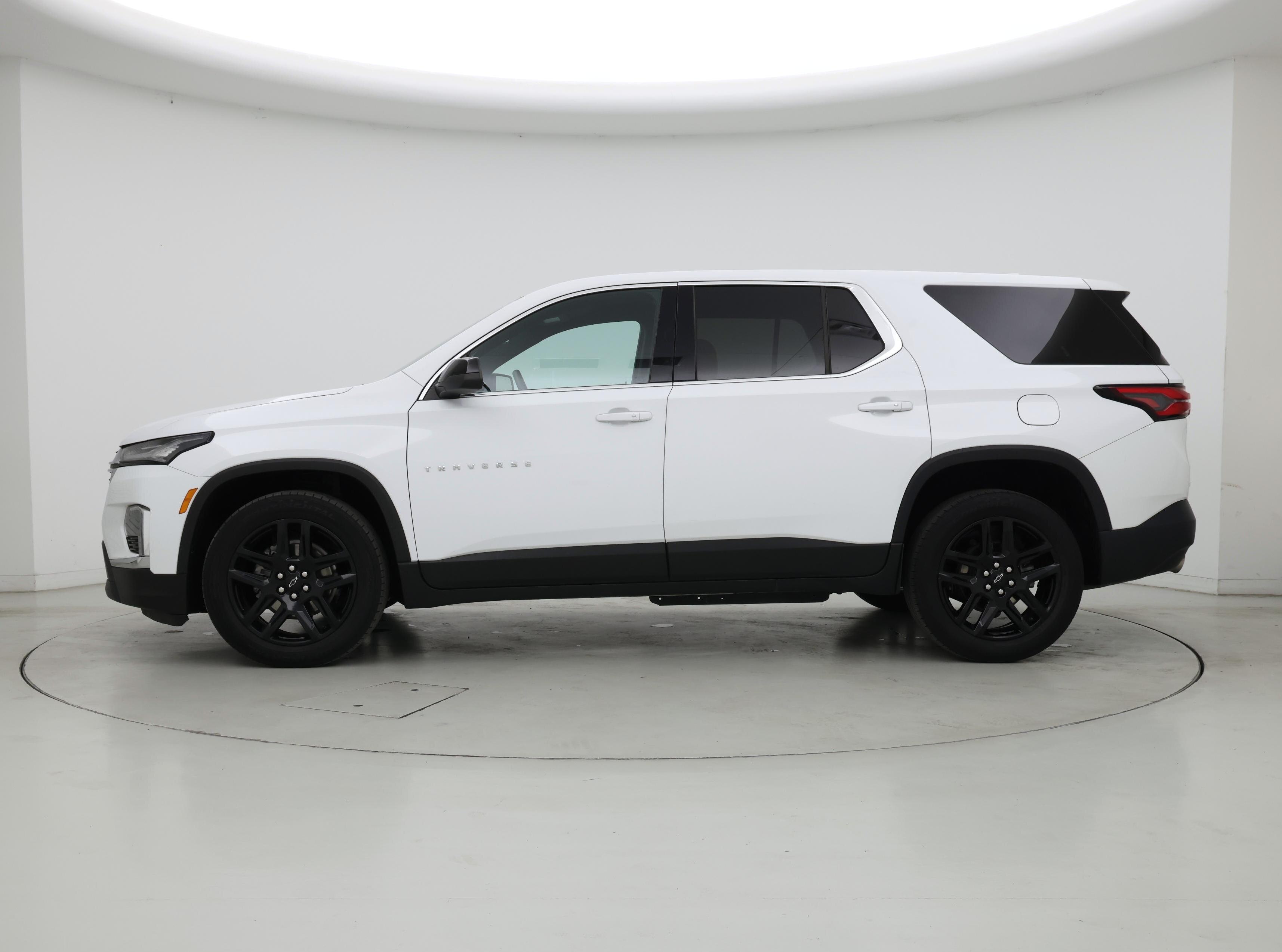 Thumbnail: 2022 Chevrolet Traverse - 3