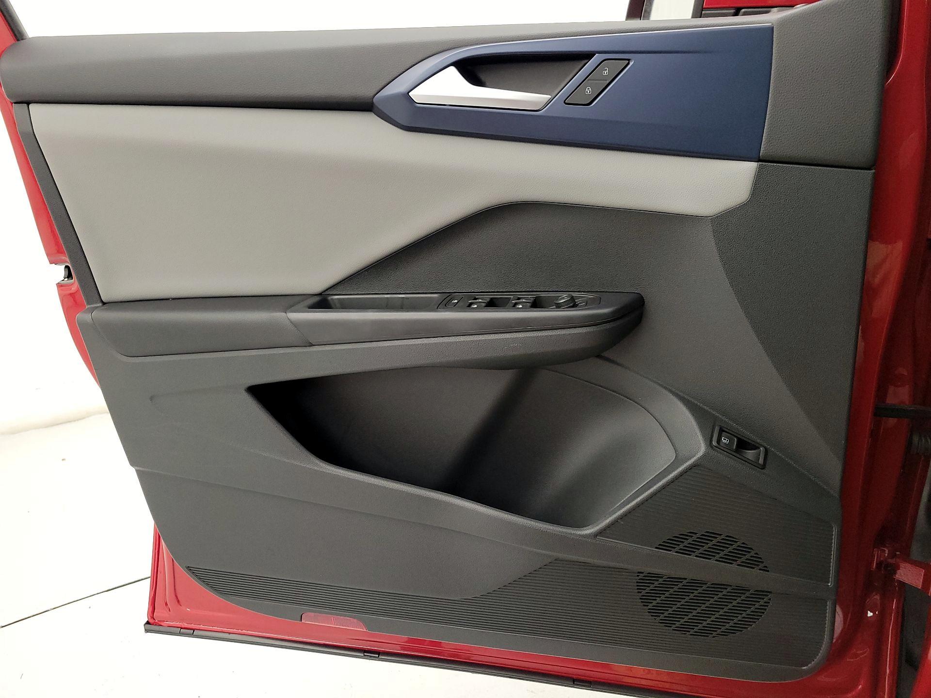 Thumbnail: 2023 Volkswagen Taos - 12