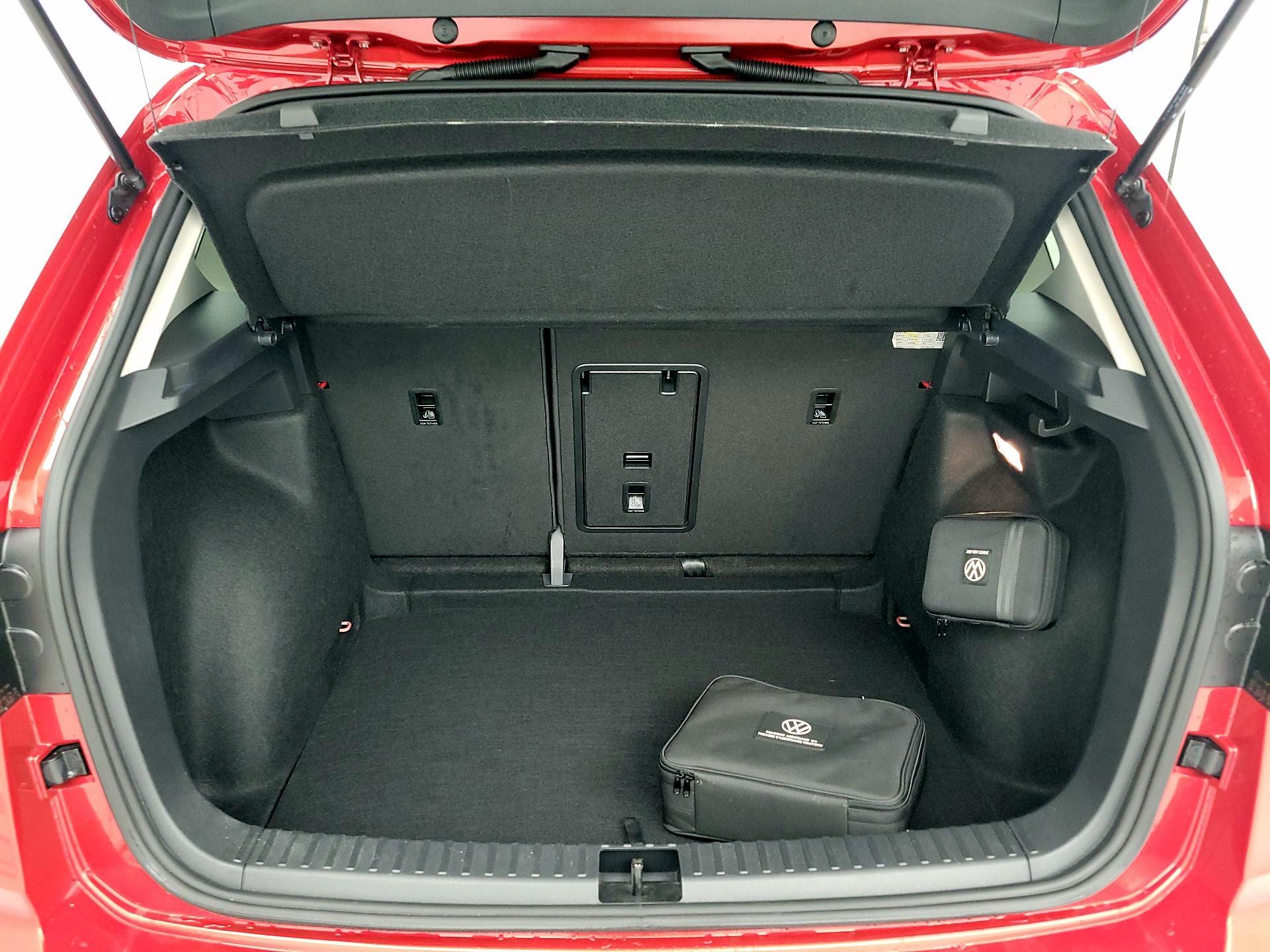 Thumbnail: 2023 Volkswagen Taos - 20