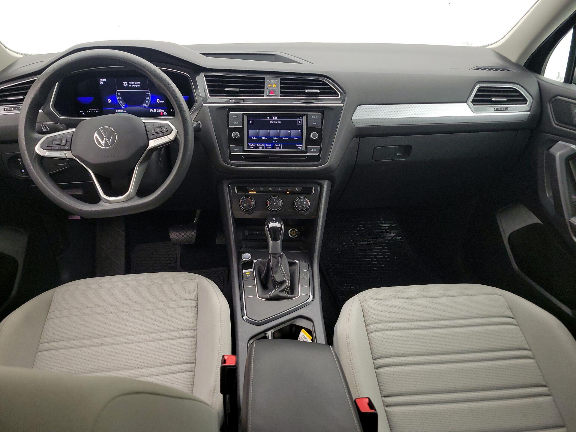 Thumbnail: 2022 Volkswagen Tiguan - 9