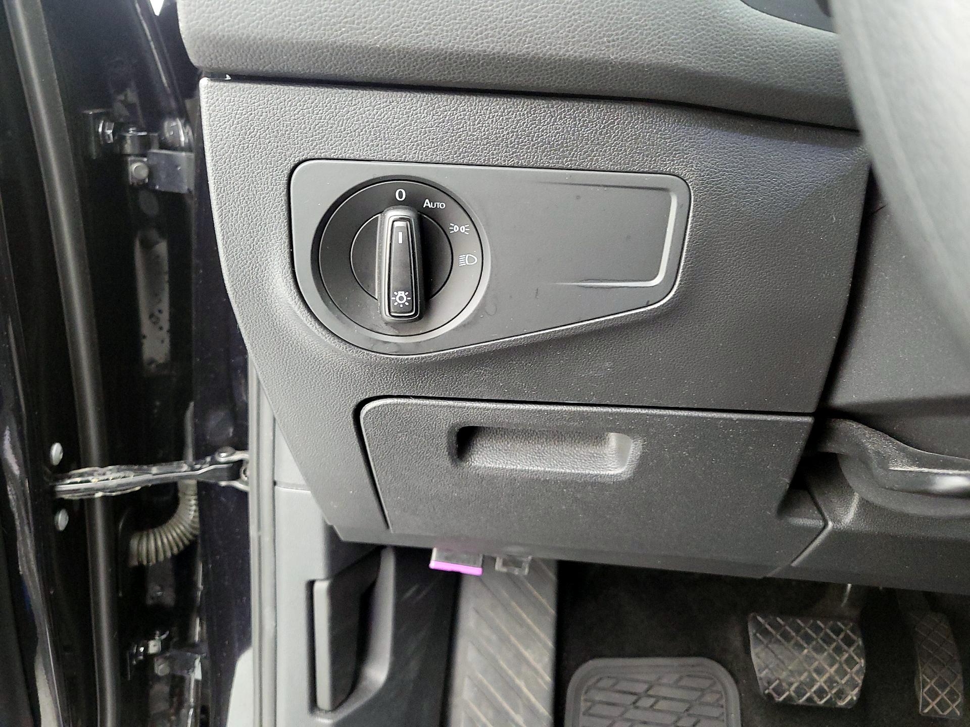 Thumbnail: 2022 Volkswagen Tiguan - 13