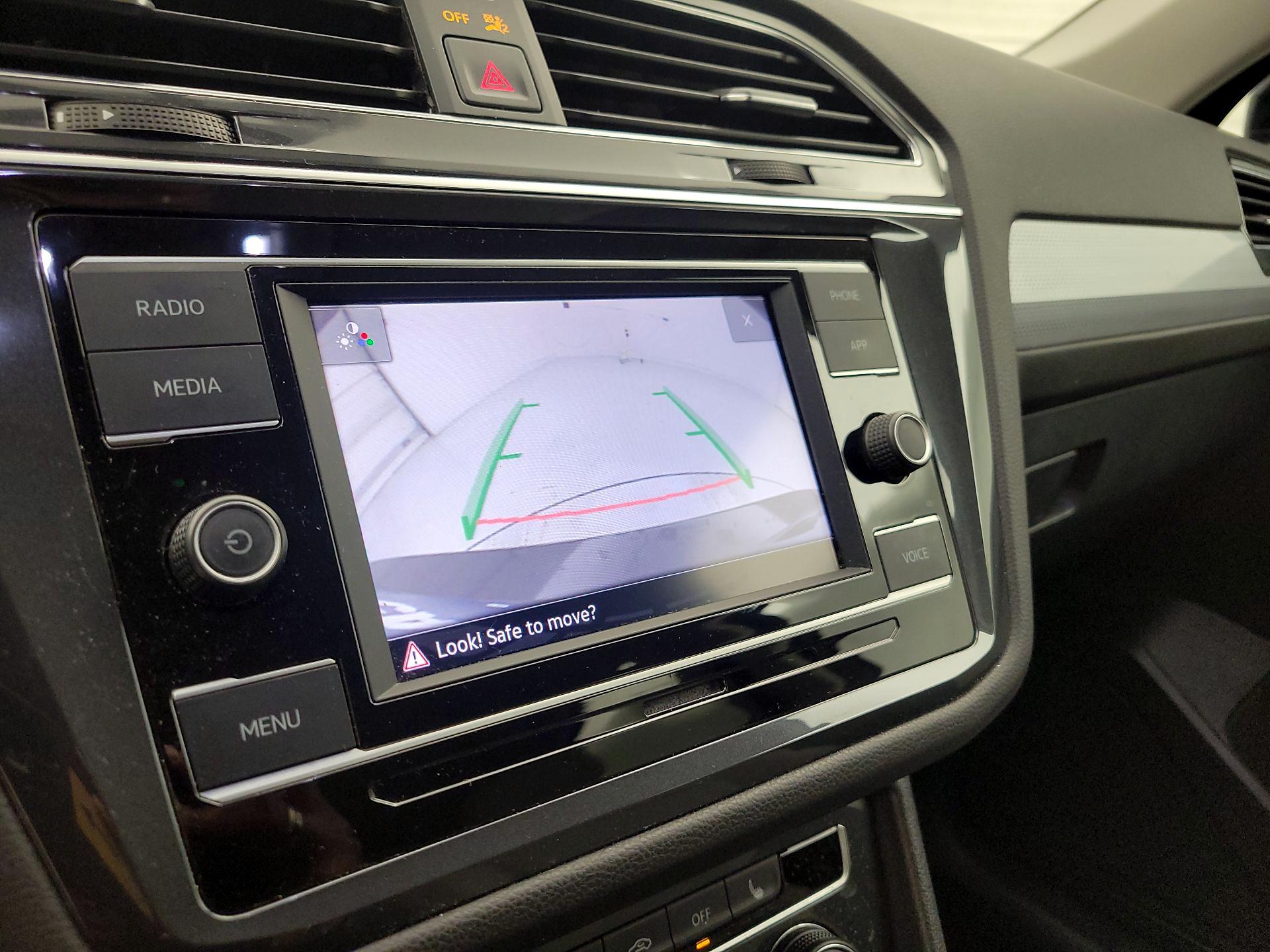 Thumbnail: 2022 Volkswagen Tiguan - 14