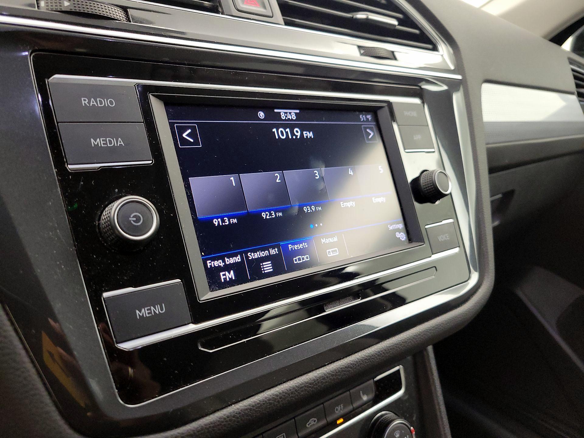 Thumbnail: 2022 Volkswagen Tiguan - 15