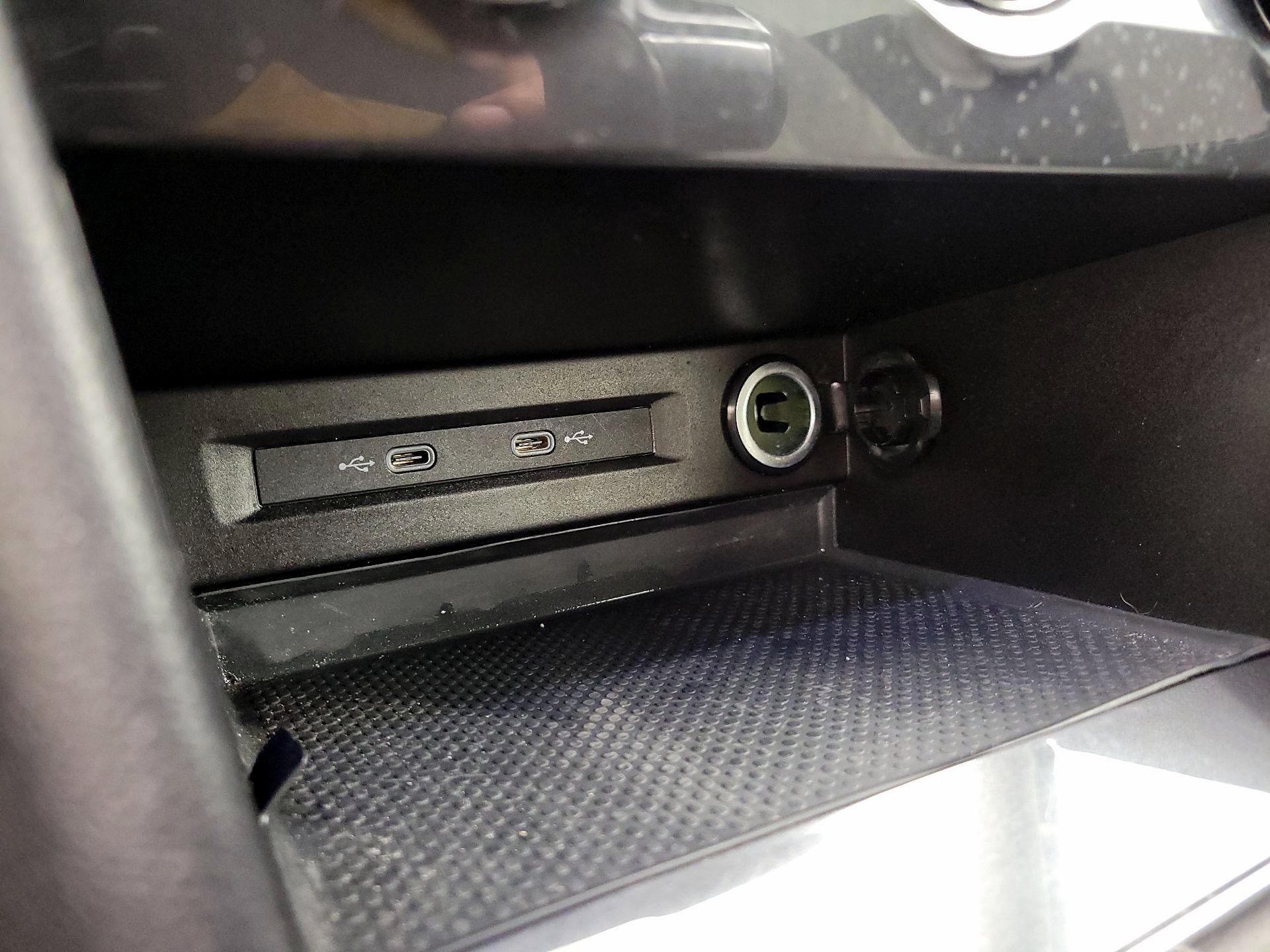 Thumbnail: 2022 Volkswagen Tiguan - 18