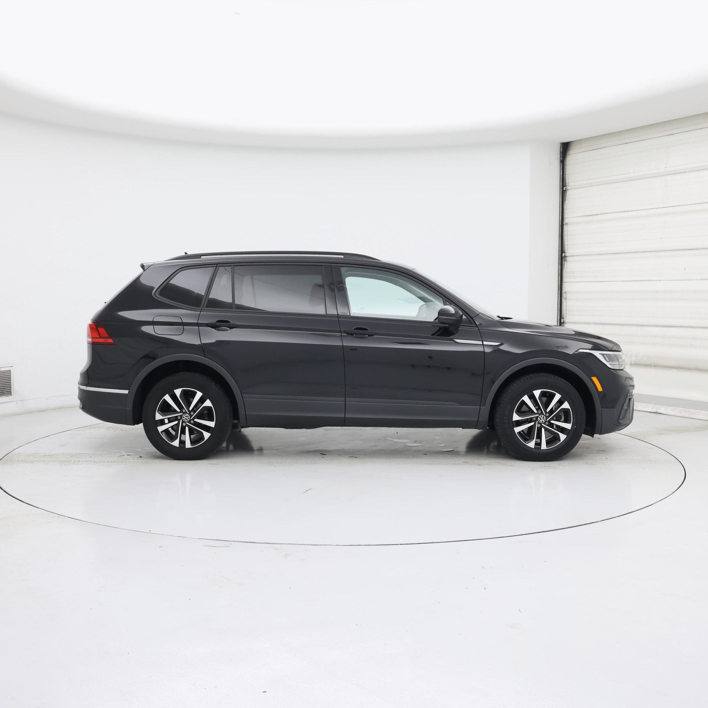 Thumbnail: 2022 Volkswagen Tiguan - 7