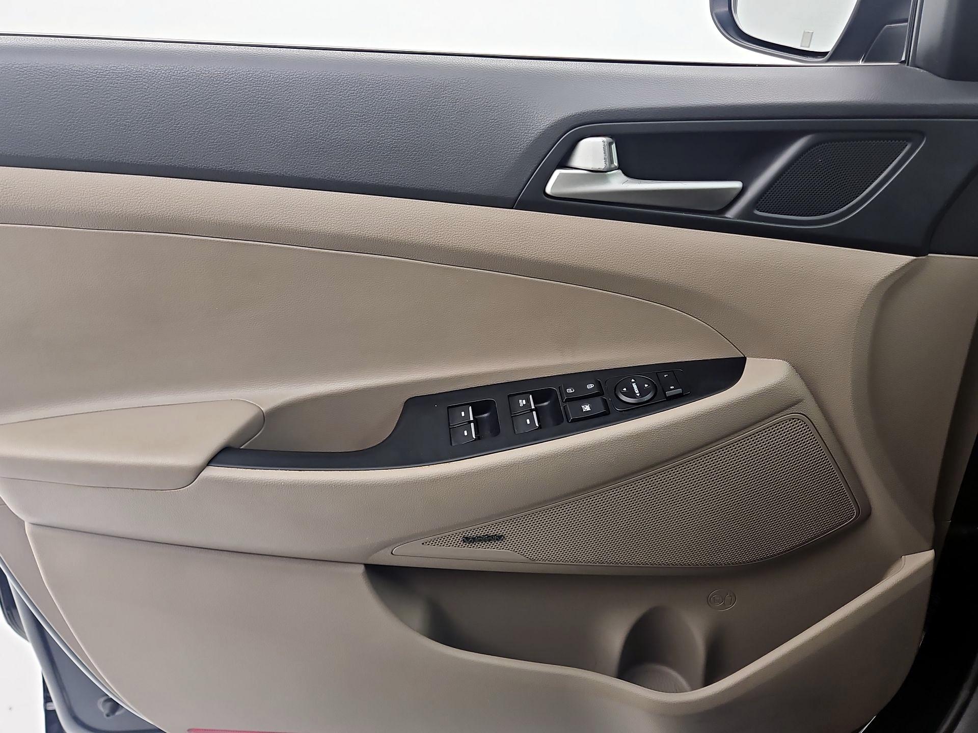 Thumbnail: 2020 Hyundai Tucson - 12