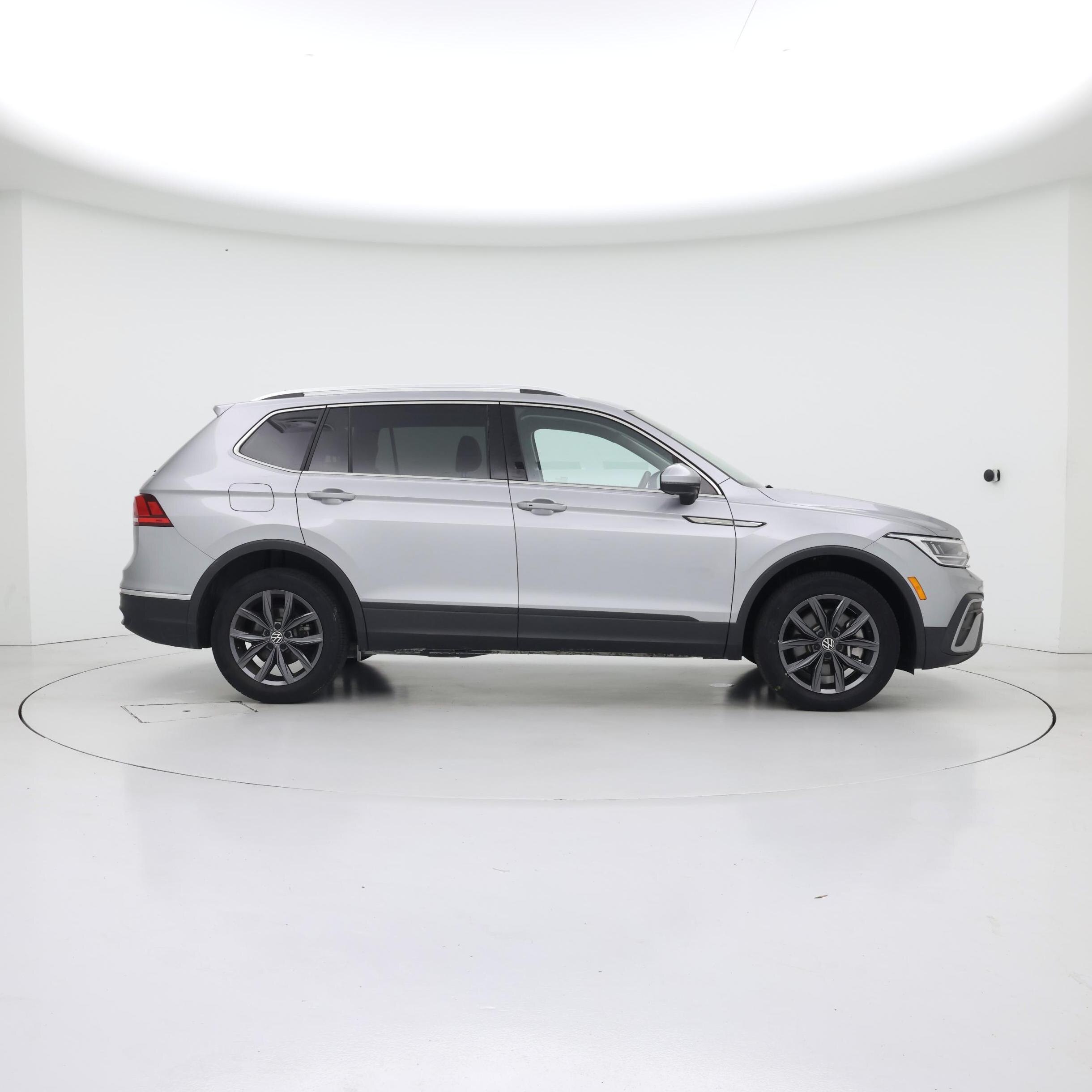 Thumbnail: 2022 Volkswagen Tiguan - 7