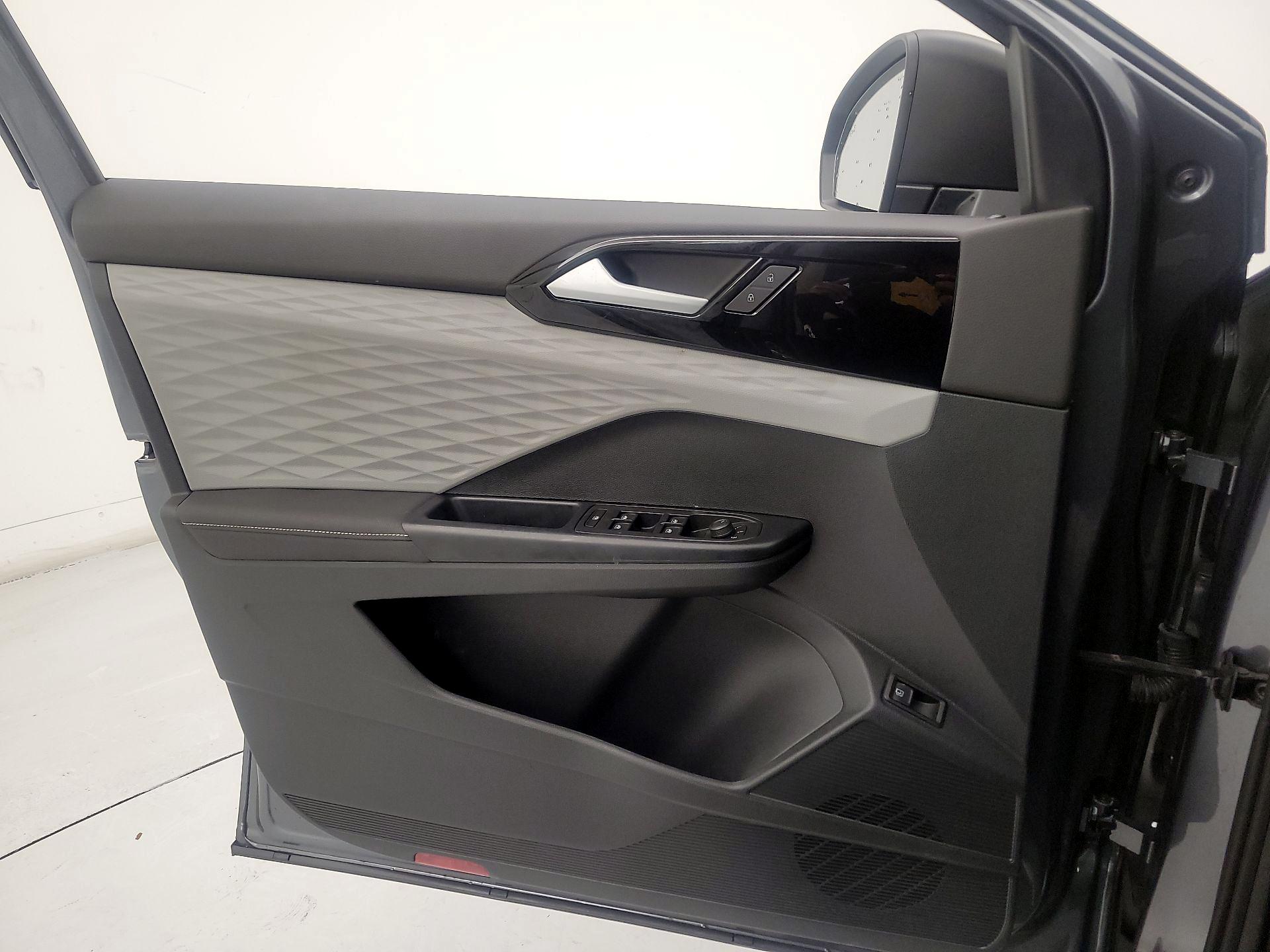 Thumbnail: 2024 Volkswagen Taos - 12