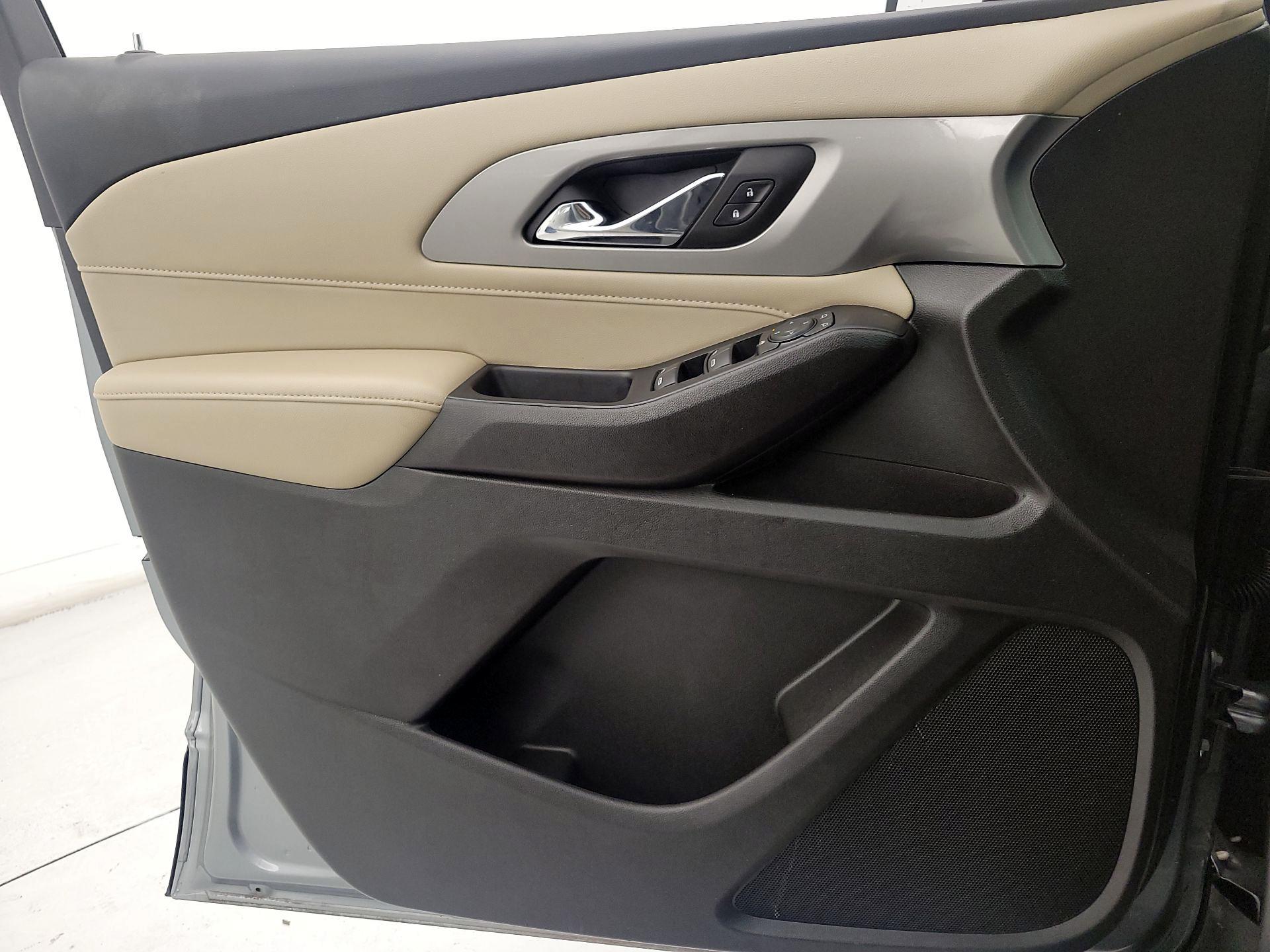 Thumbnail: 2023 Chevrolet Traverse - 12