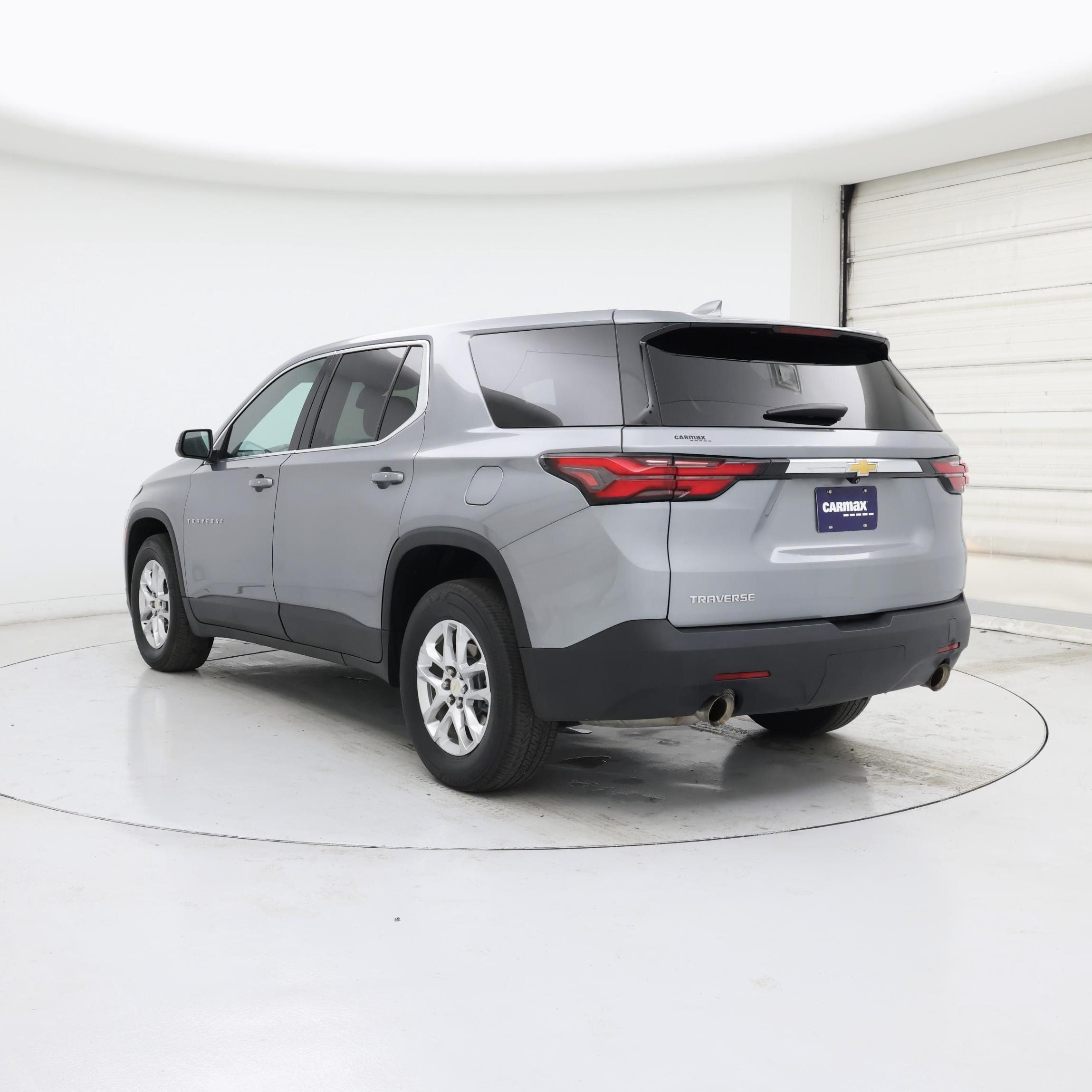 Thumbnail: 2023 Chevrolet Traverse - 2