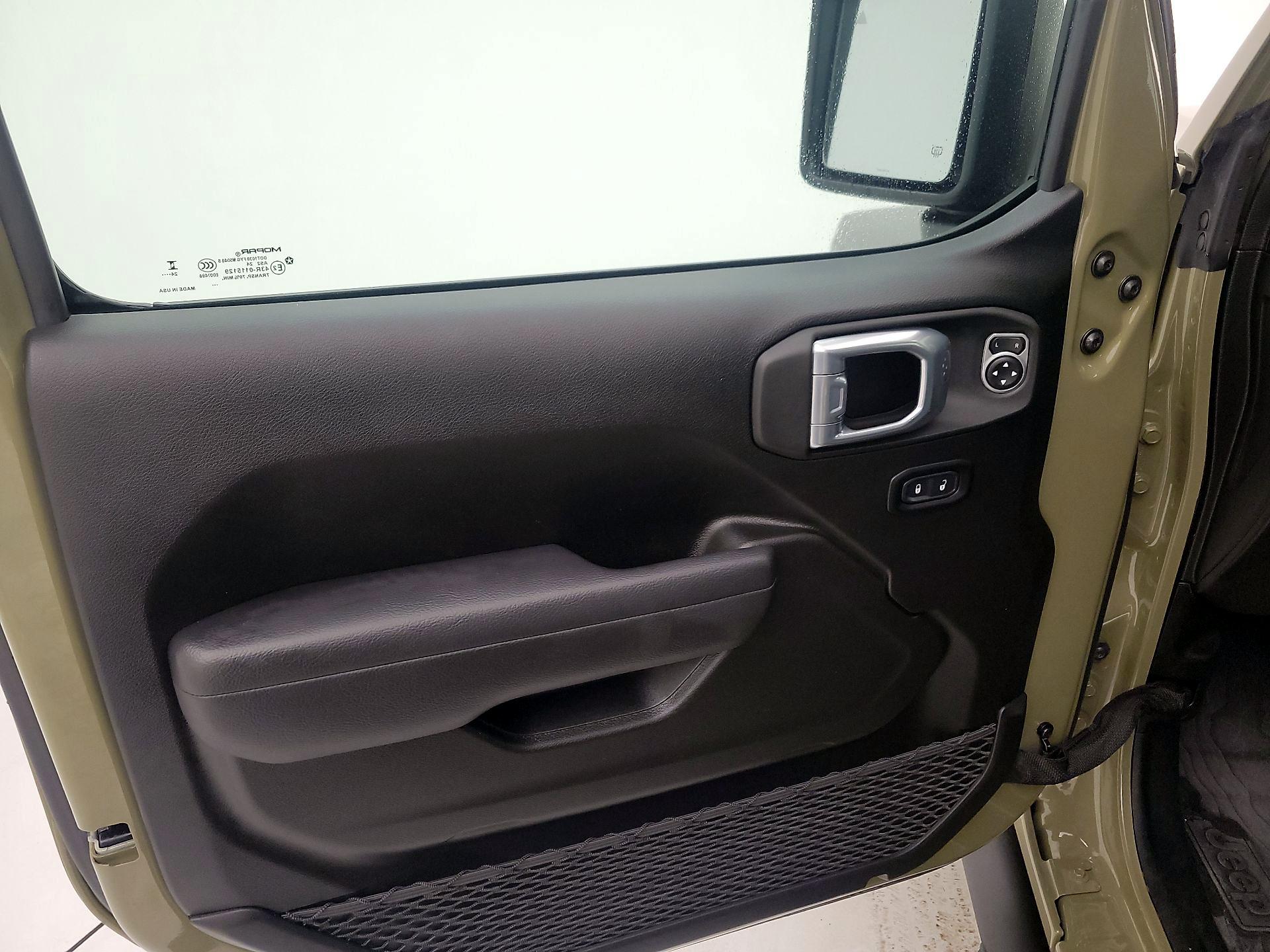 Thumbnail: 2025 Jeep Wrangler - 12