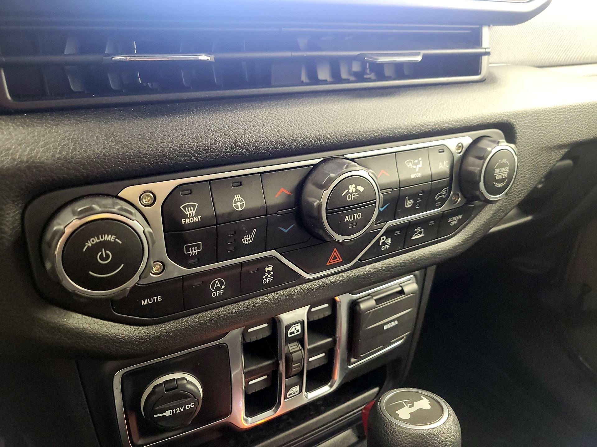 Thumbnail: 2025 Jeep Wrangler - 16