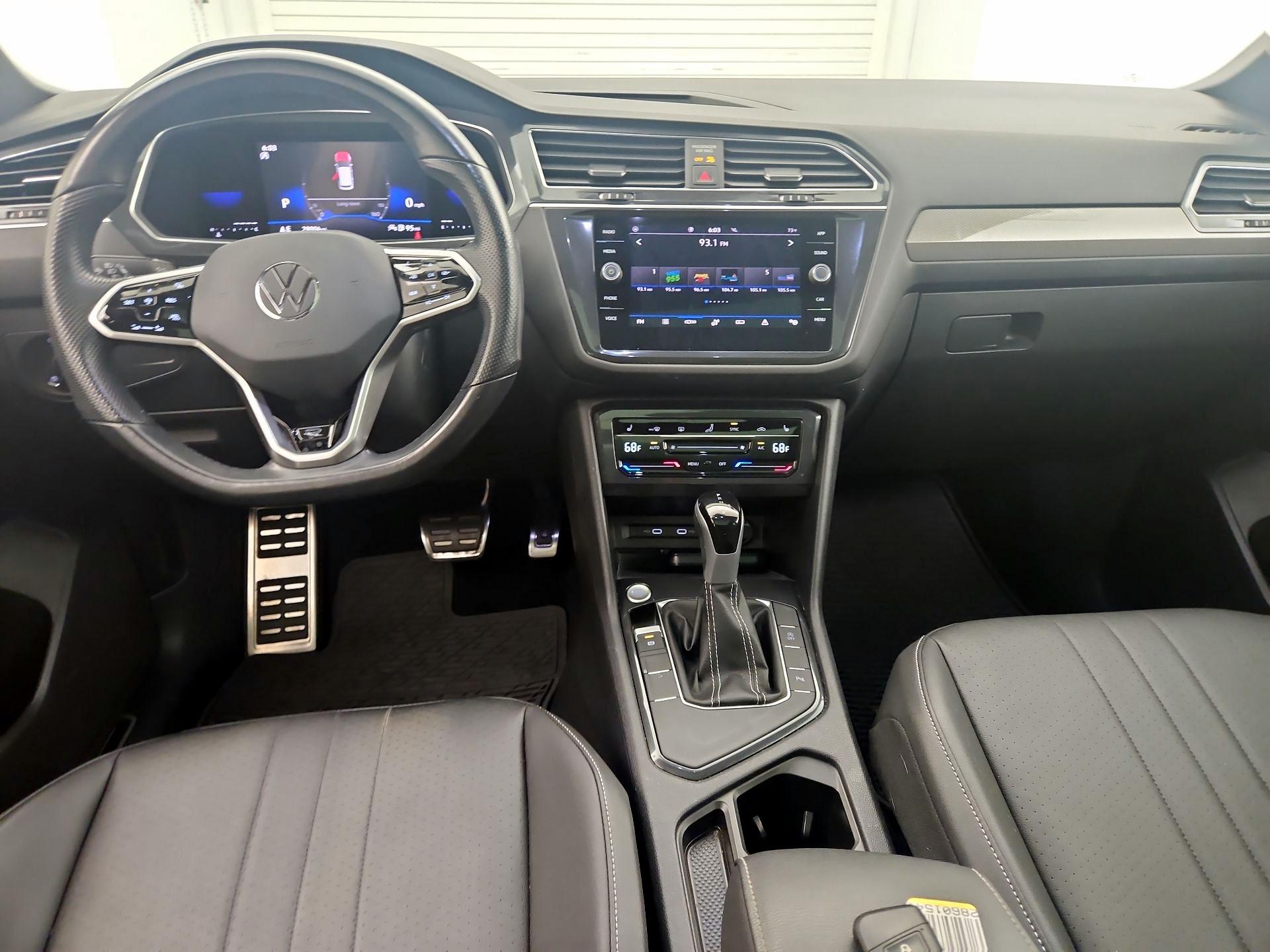 Thumbnail: 2023 Volkswagen Tiguan - 9