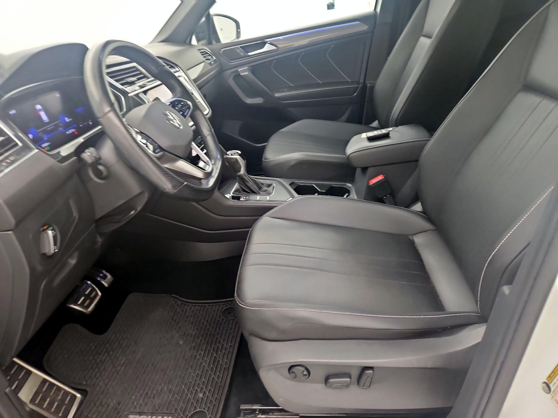 Thumbnail: 2023 Volkswagen Tiguan - 11